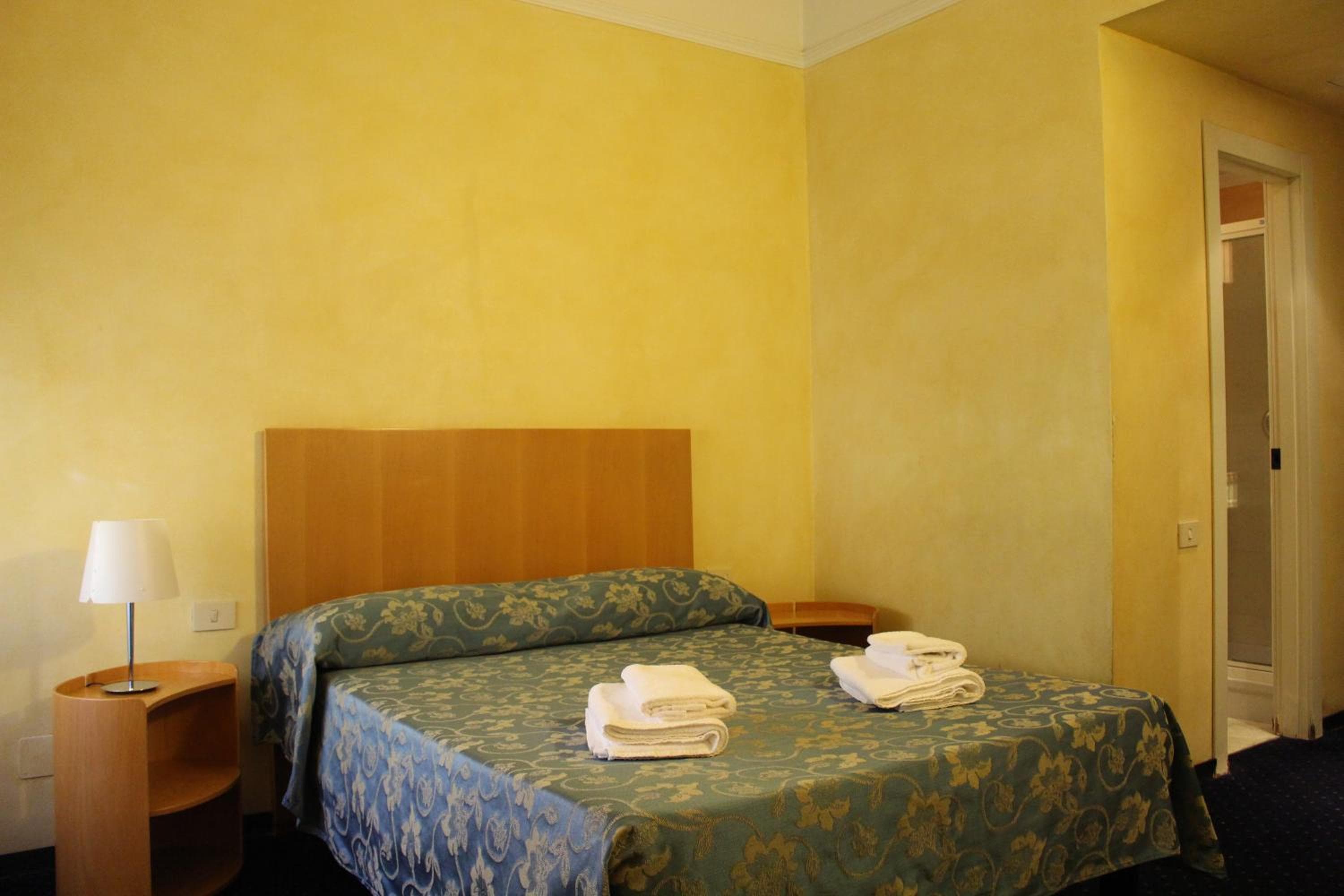 Club Hotel — 24
