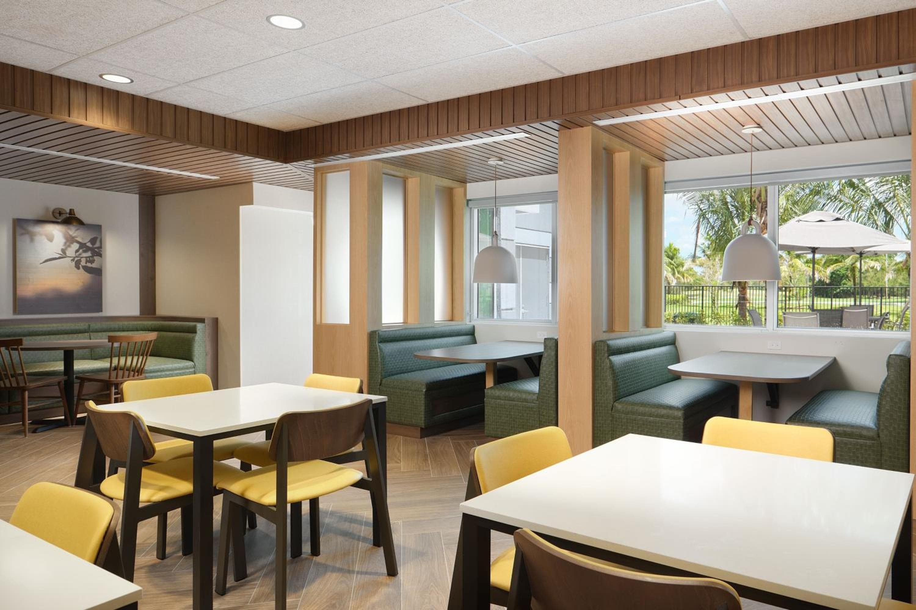 Fairfield Inn & Suites by Marriott Fort Lauderdale Northwest — 2
