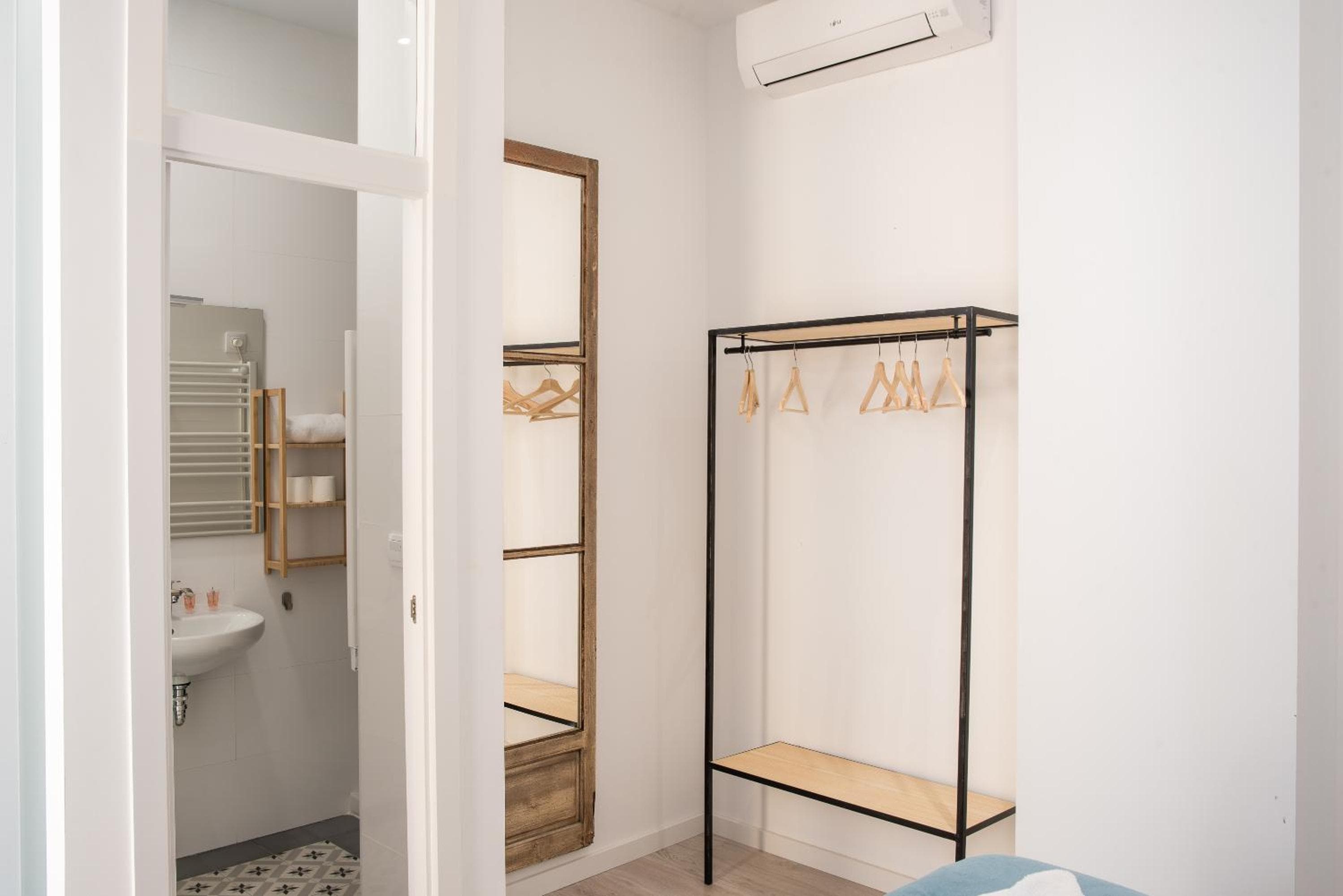 Acanthus — 28