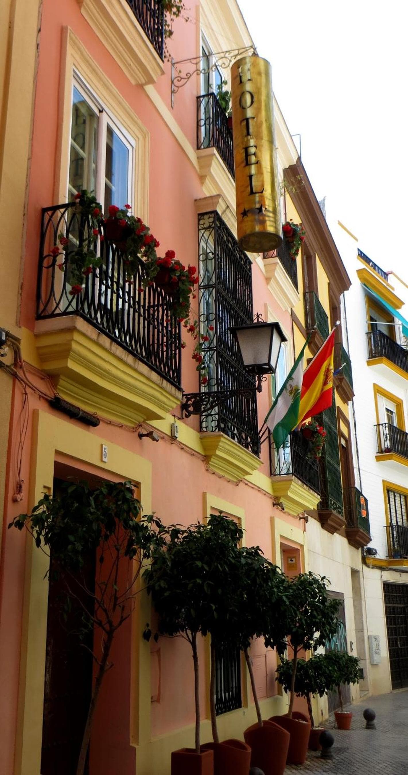 Un Patio al Sur — 8