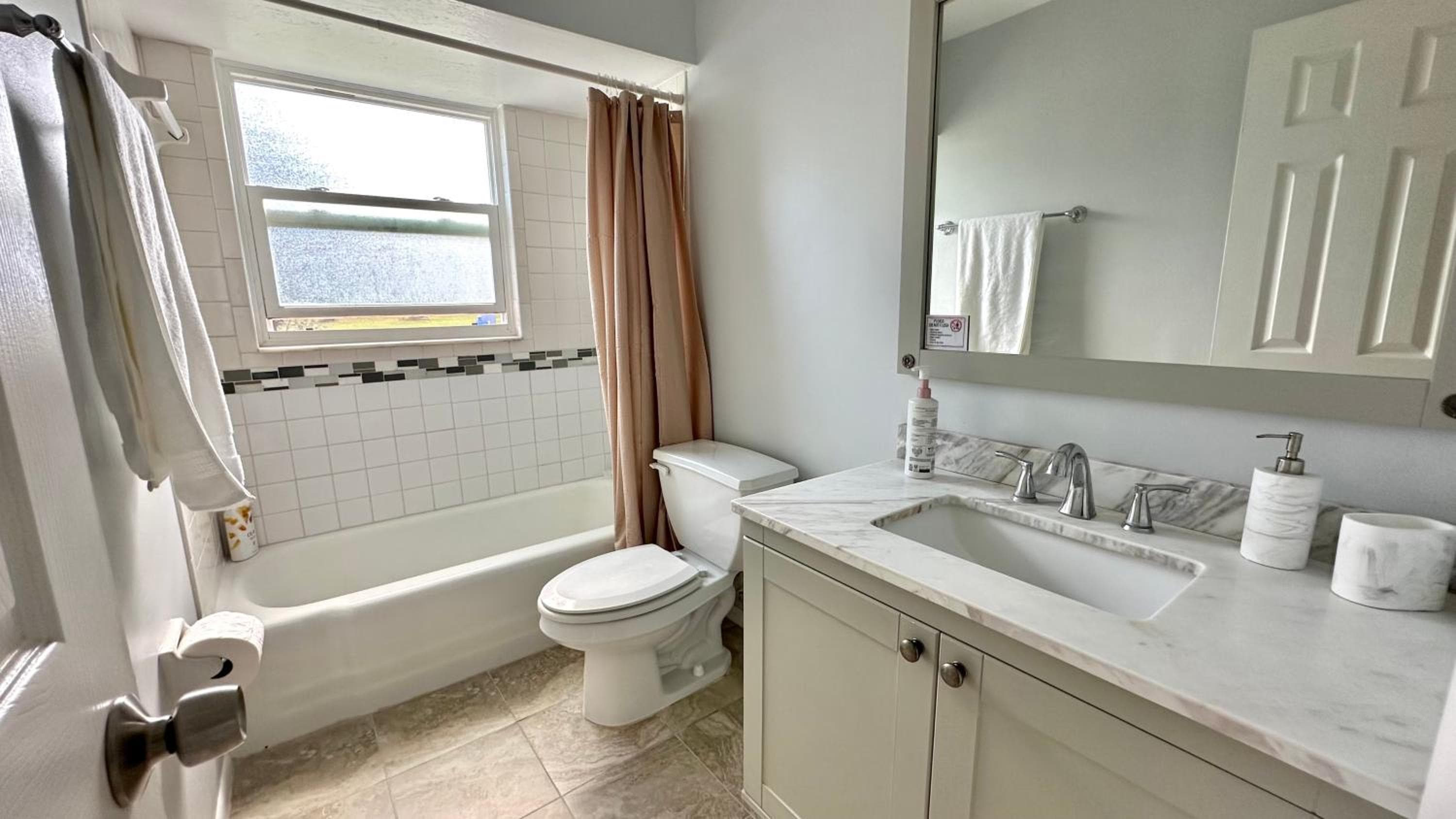Cozy Rooms near Busch Gardens — 12