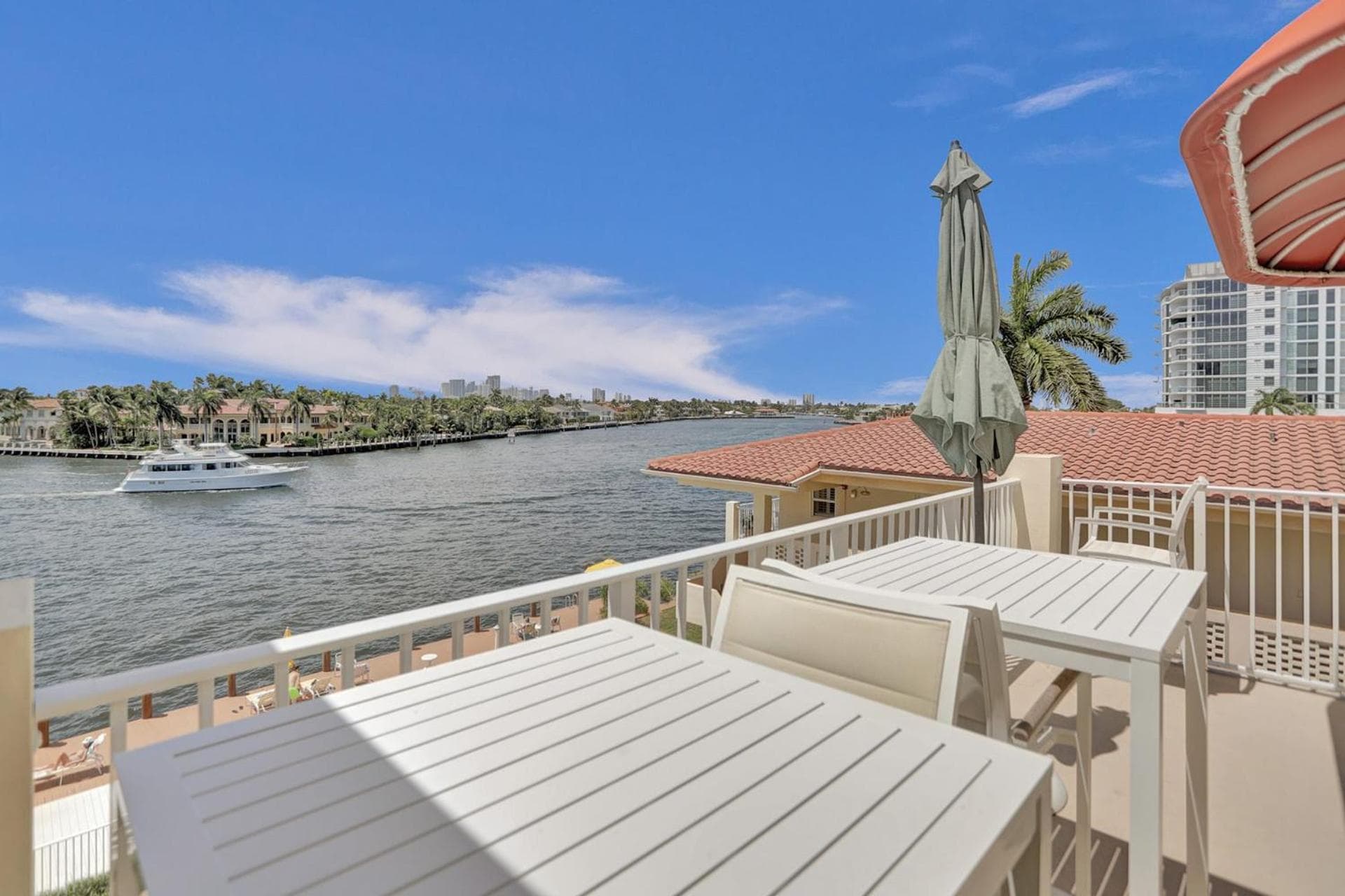Fort Lauderdale Yacht & Beach Club 412 — 2