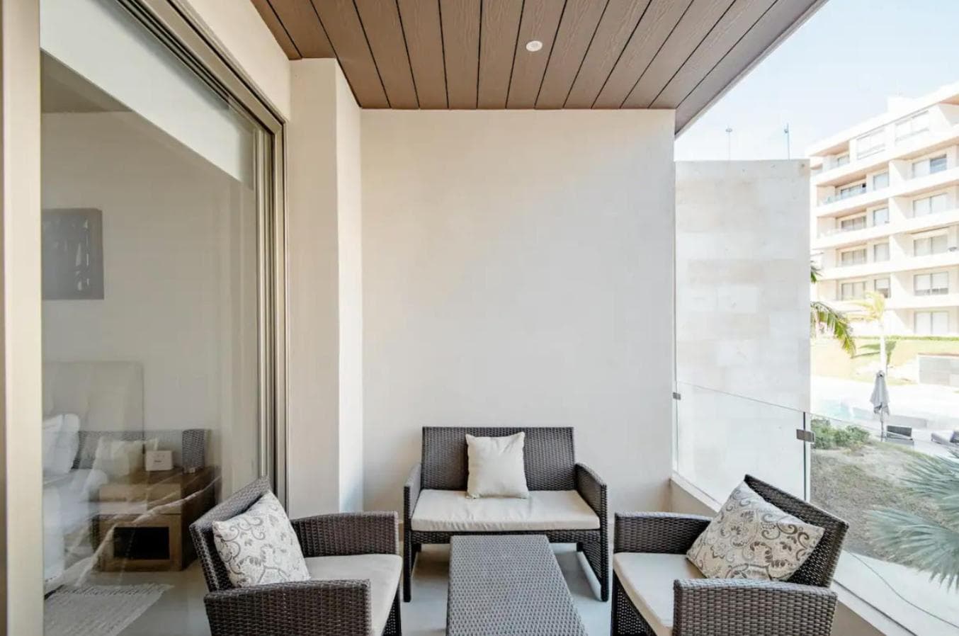 Precioso estudio con balcón, gran ubicación en Cabo San Lucas - Estacionamiento gratis — 25