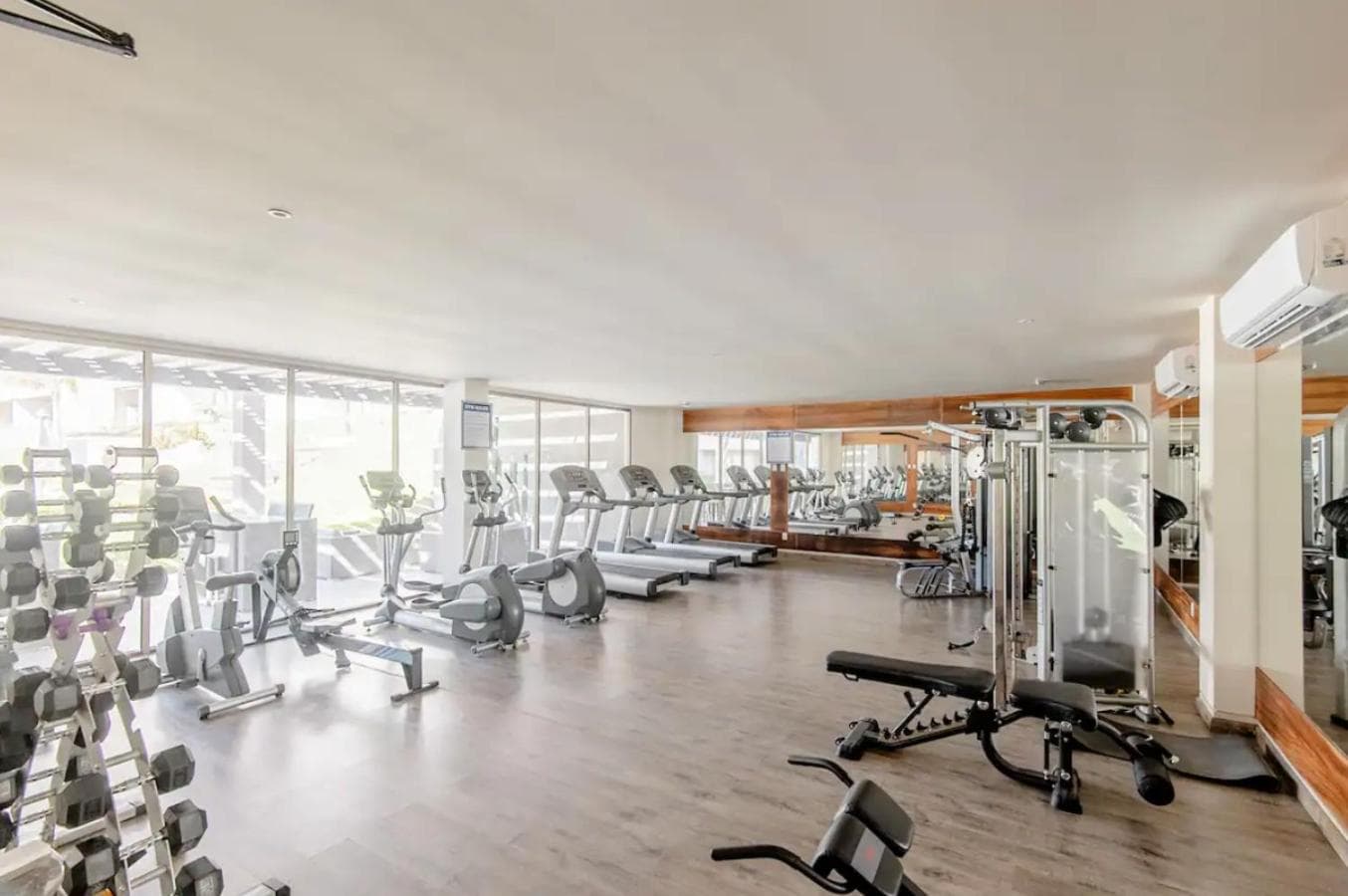 Precioso estudio con balcón, gran ubicación en Cabo San Lucas - Estacionamiento gratis — 13