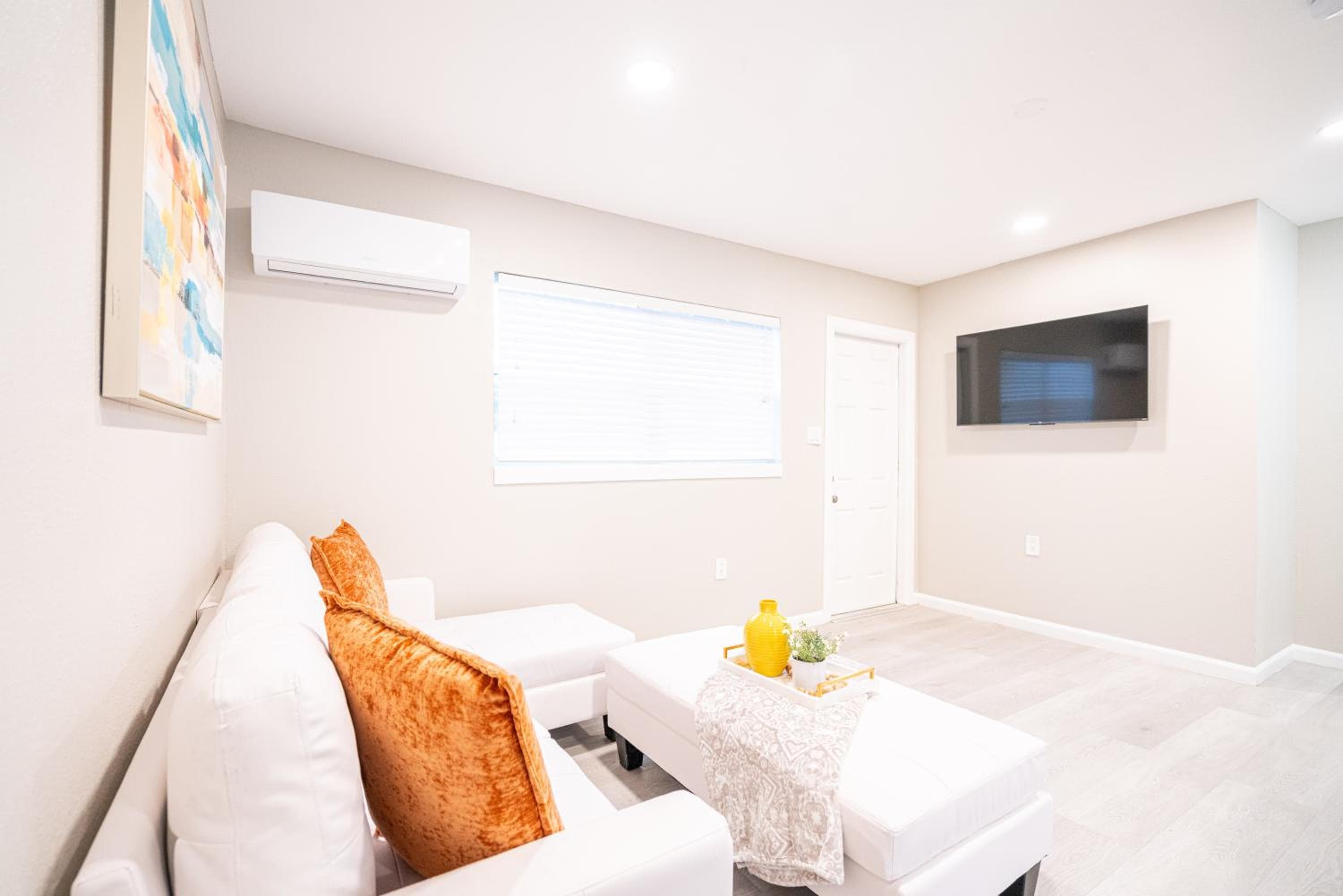 UNIVERSITY SERENITY SUITES — 6