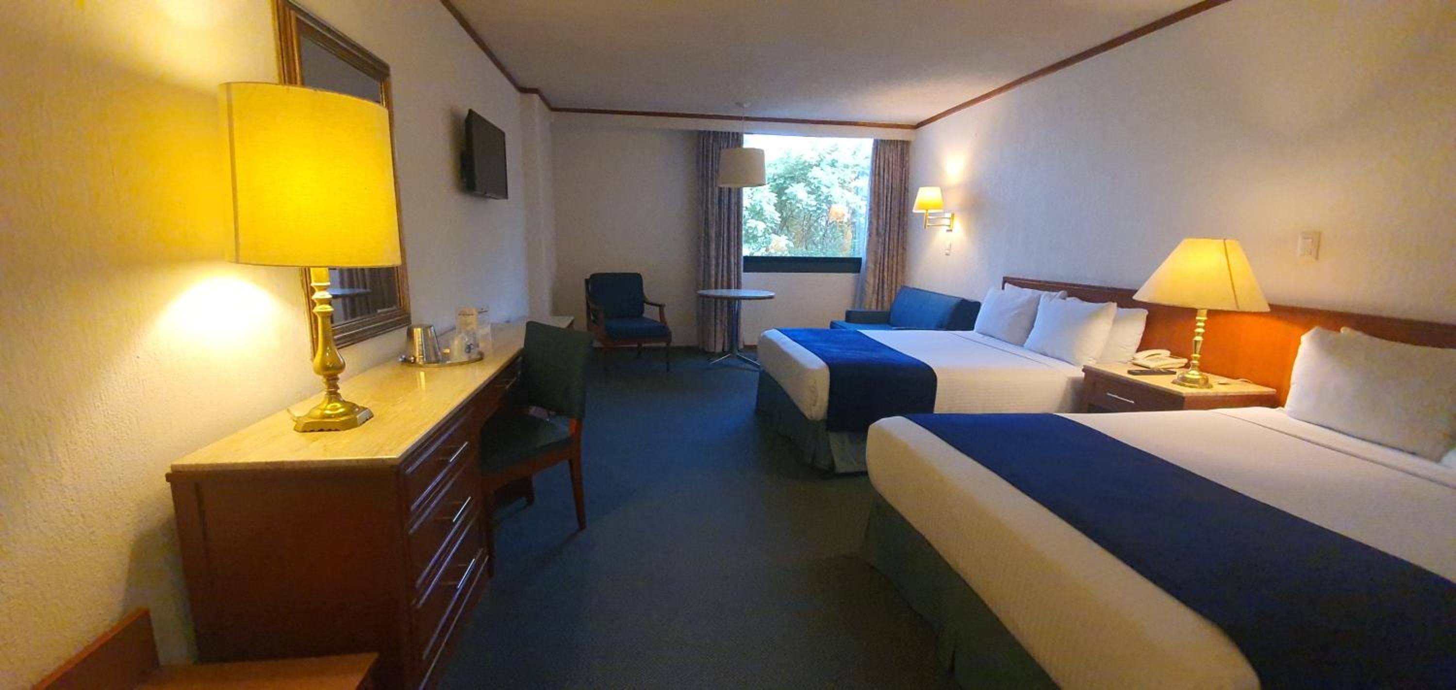 Hotel Bristol — 25