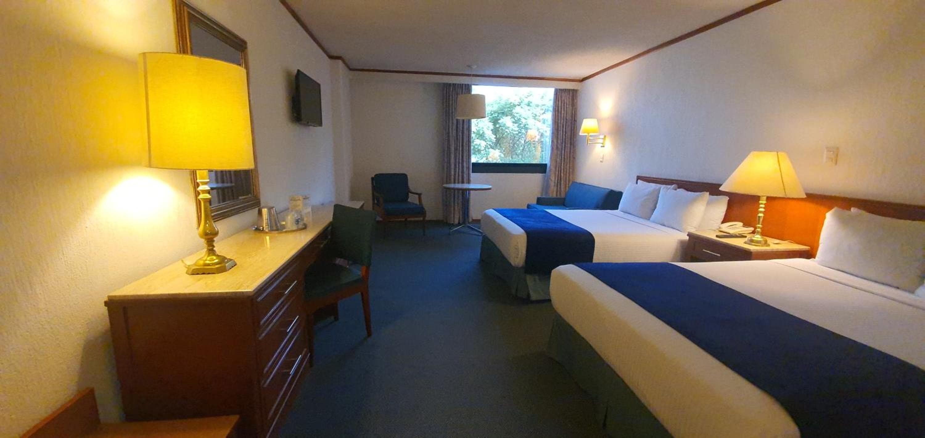 Hotel Bristol — 23