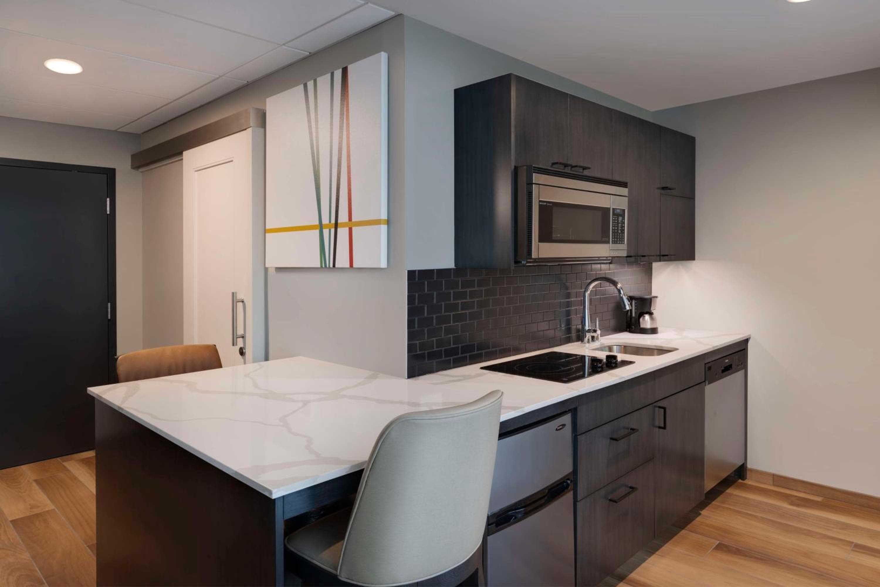 Hyatt House LAX Century Blvd — 7