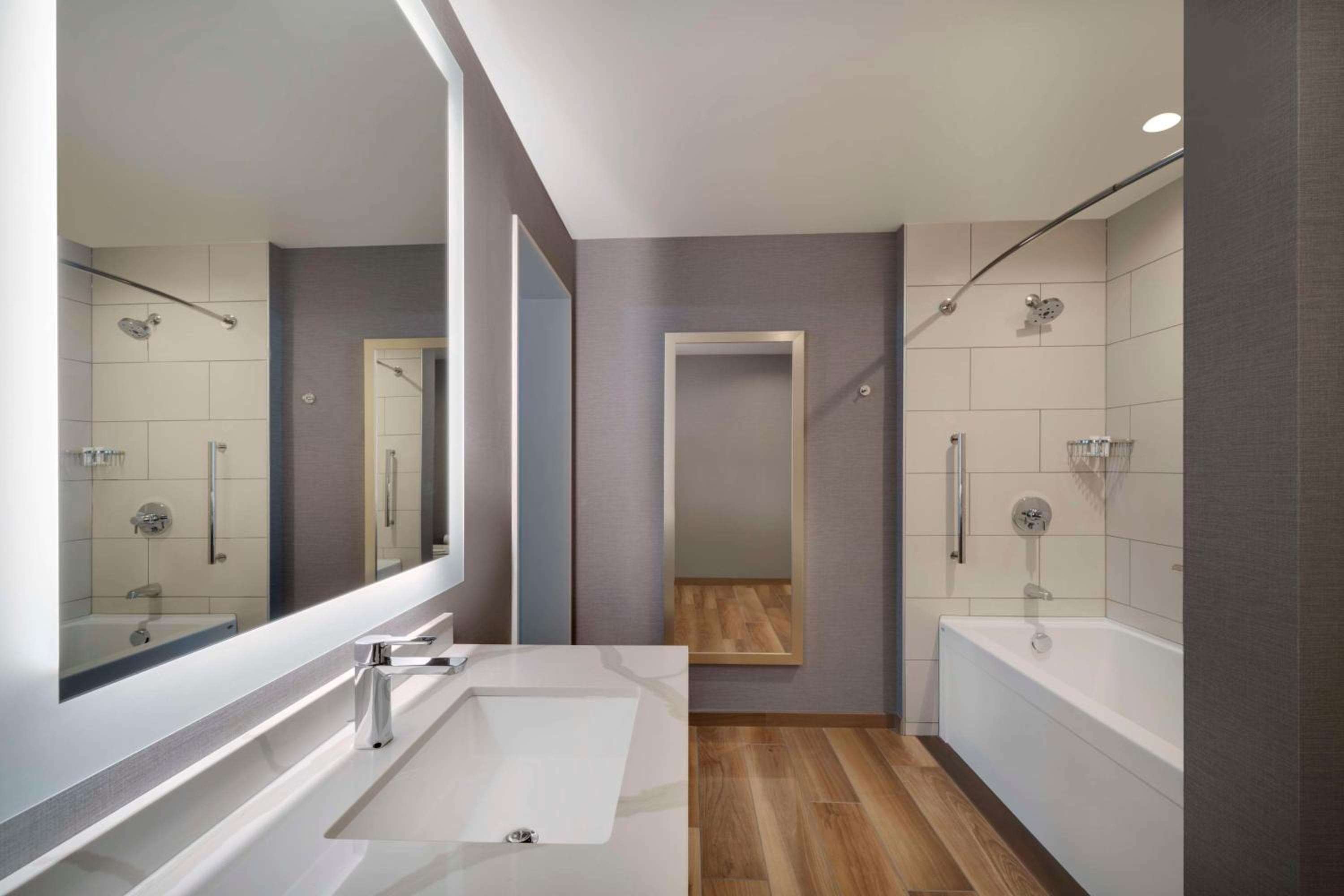 Hyatt House LAX Century Blvd — 8
