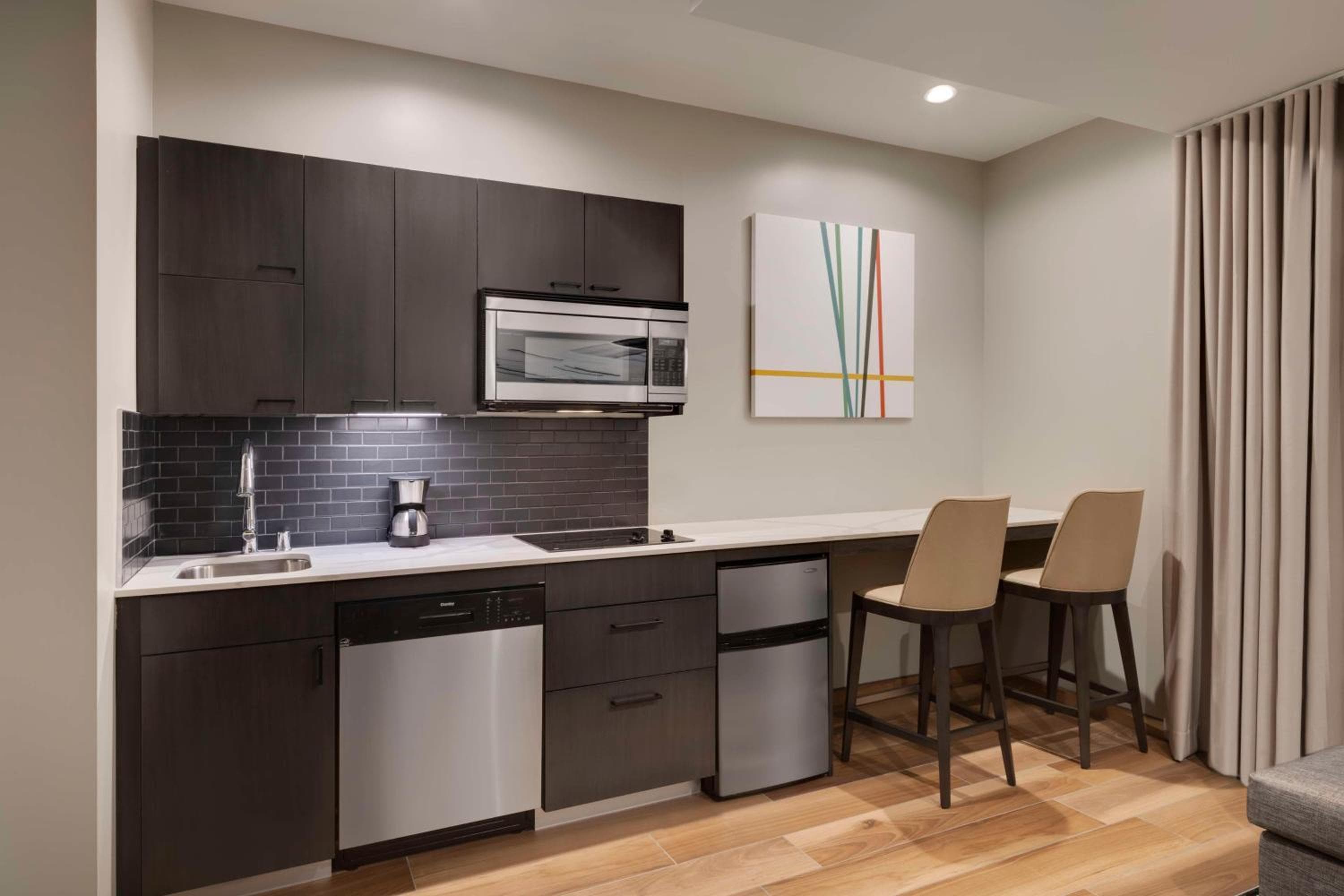 Hyatt House LAX Century Blvd — 9