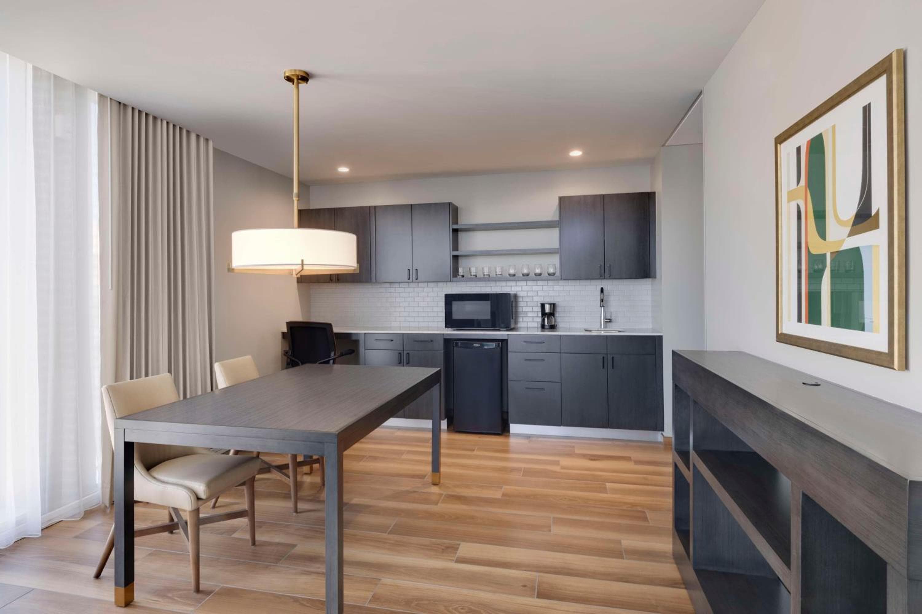 Hyatt House LAX Century Blvd — 11