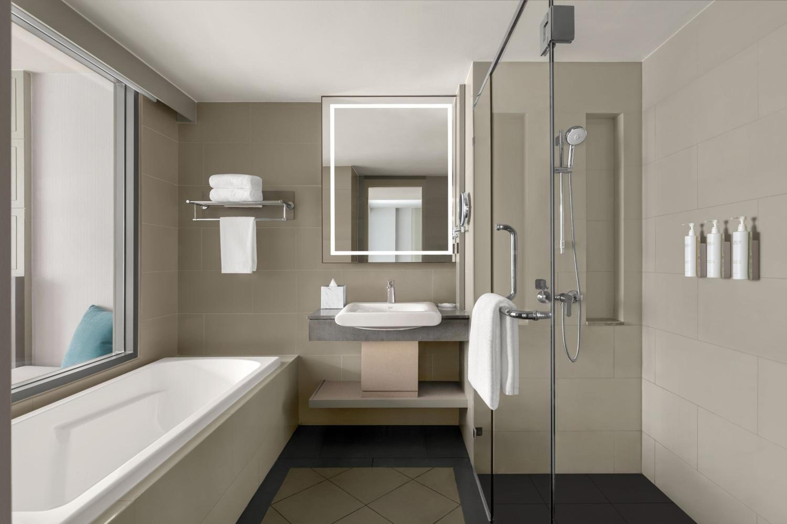 Courtyard by Marriott Bangkok Sukhumvit 20 — 30