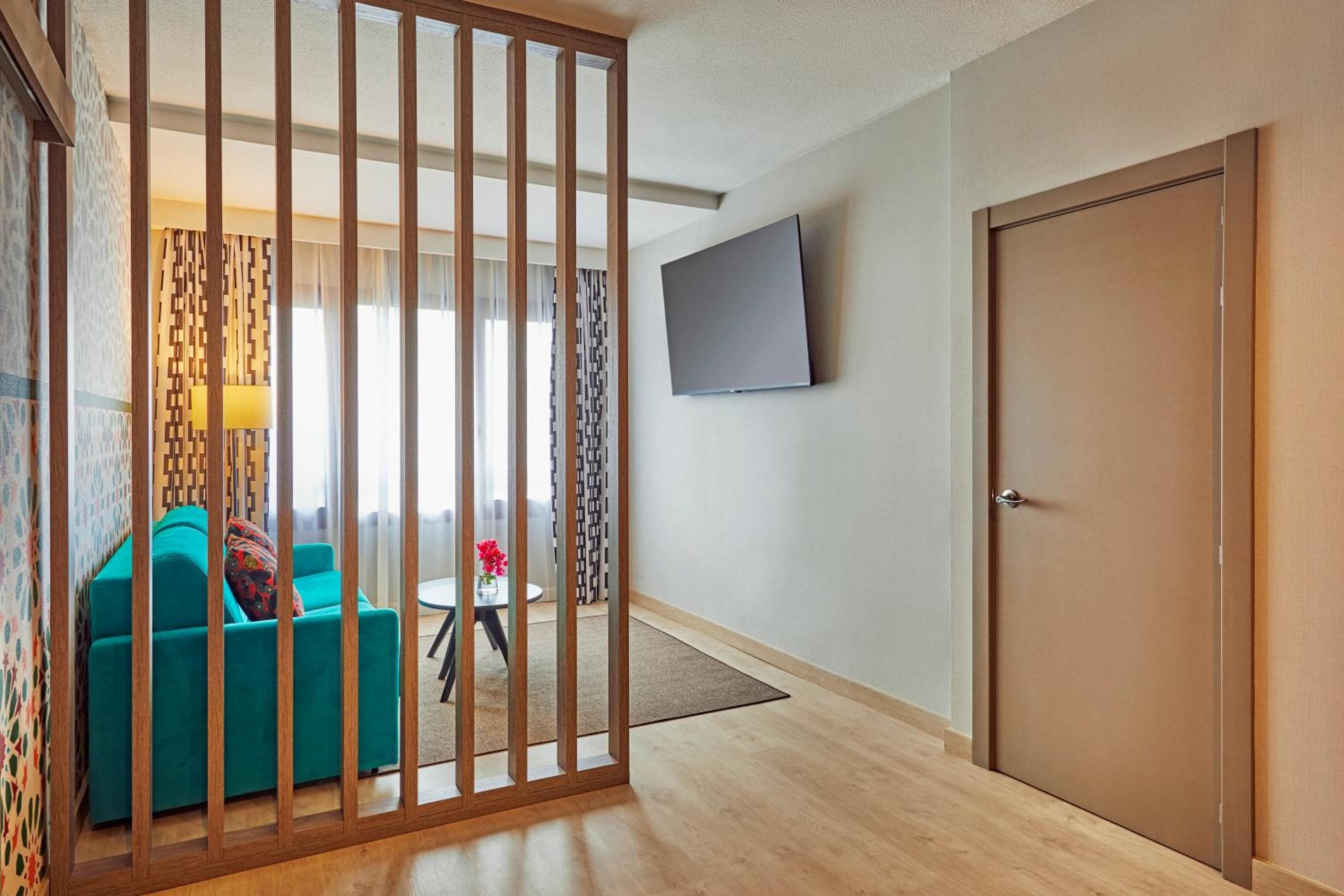 Hesperia Sevilla — 28