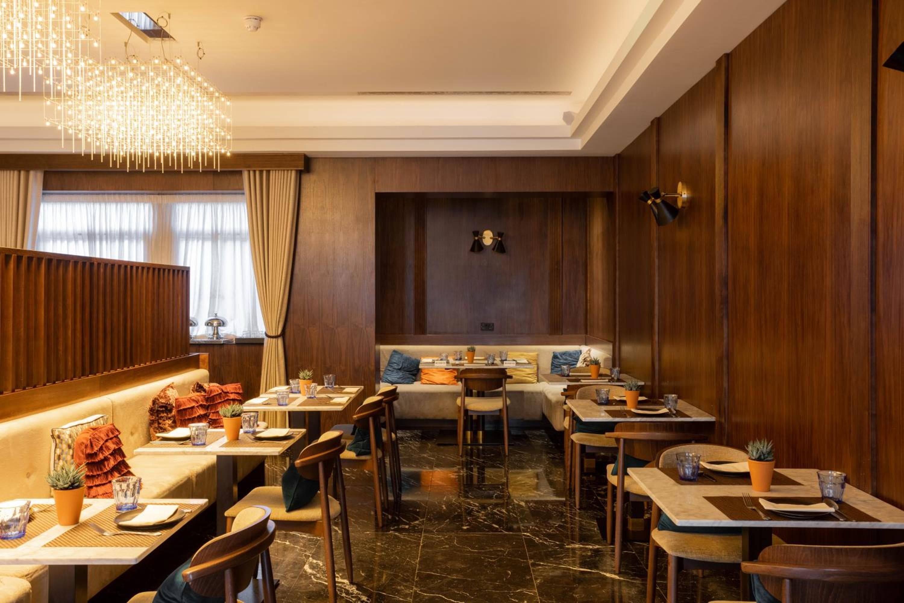 Montcalm Chilworth Townhouse — 11