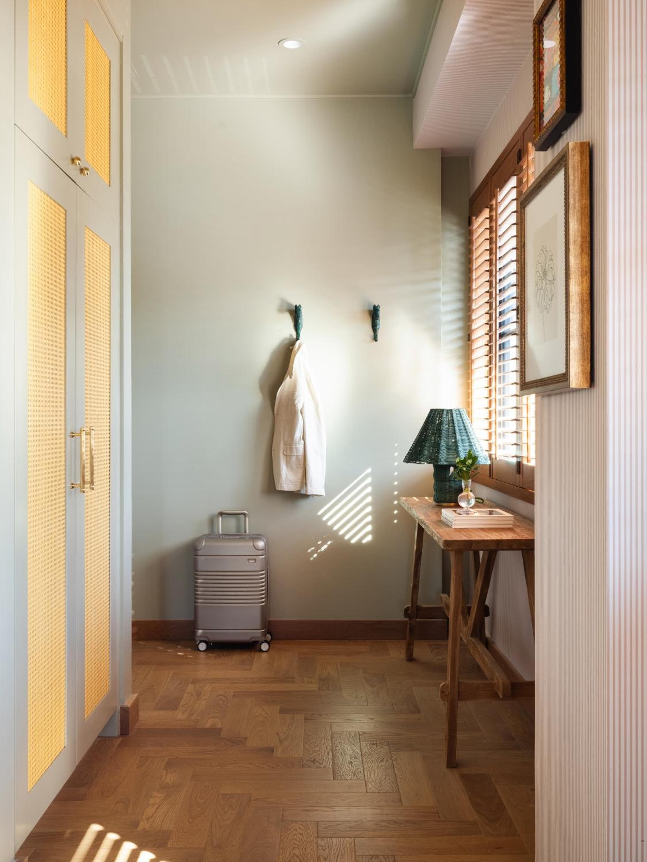 Palihouse Hyde Park Village — 9