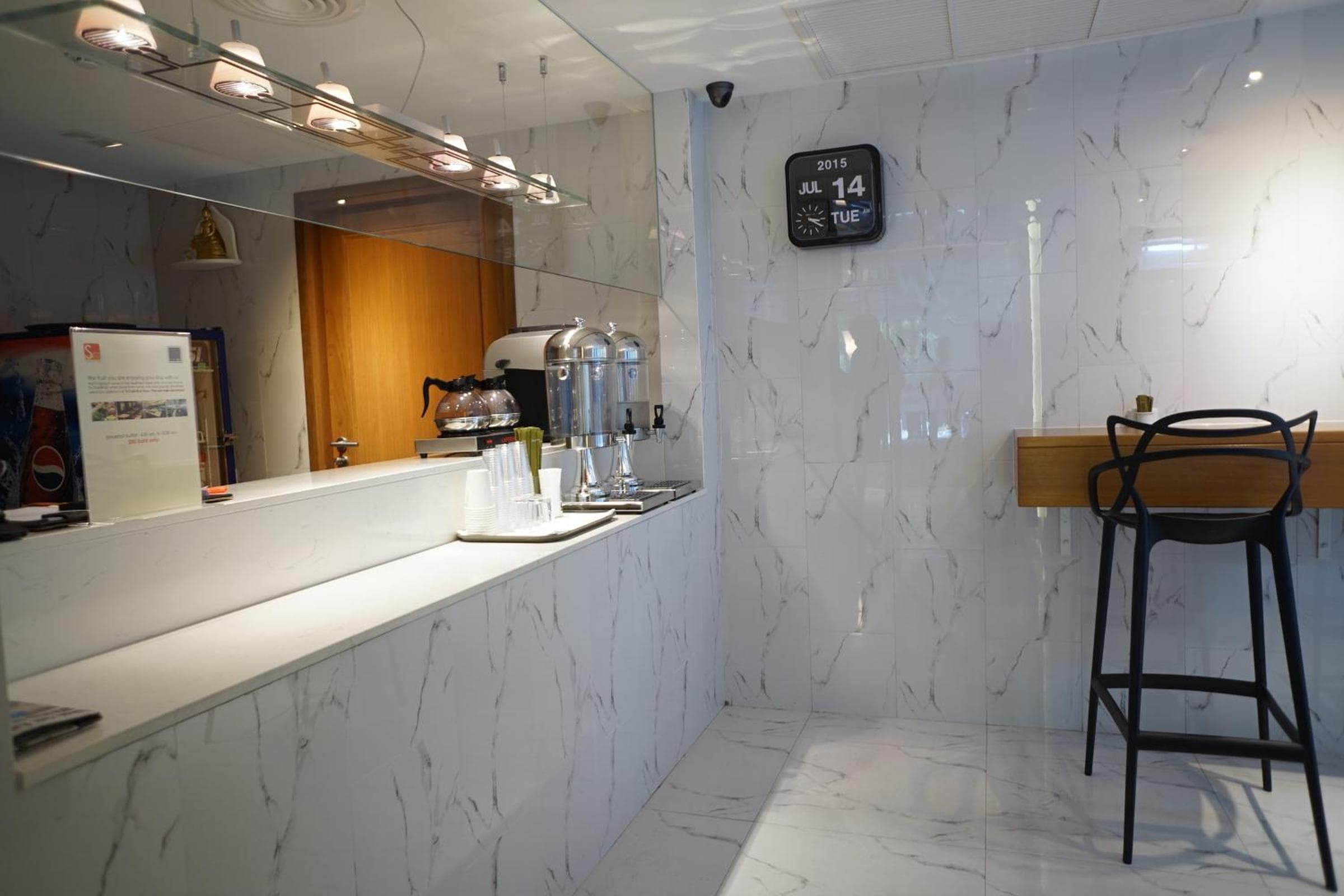 S Box Sukhumvit Hotel — 13