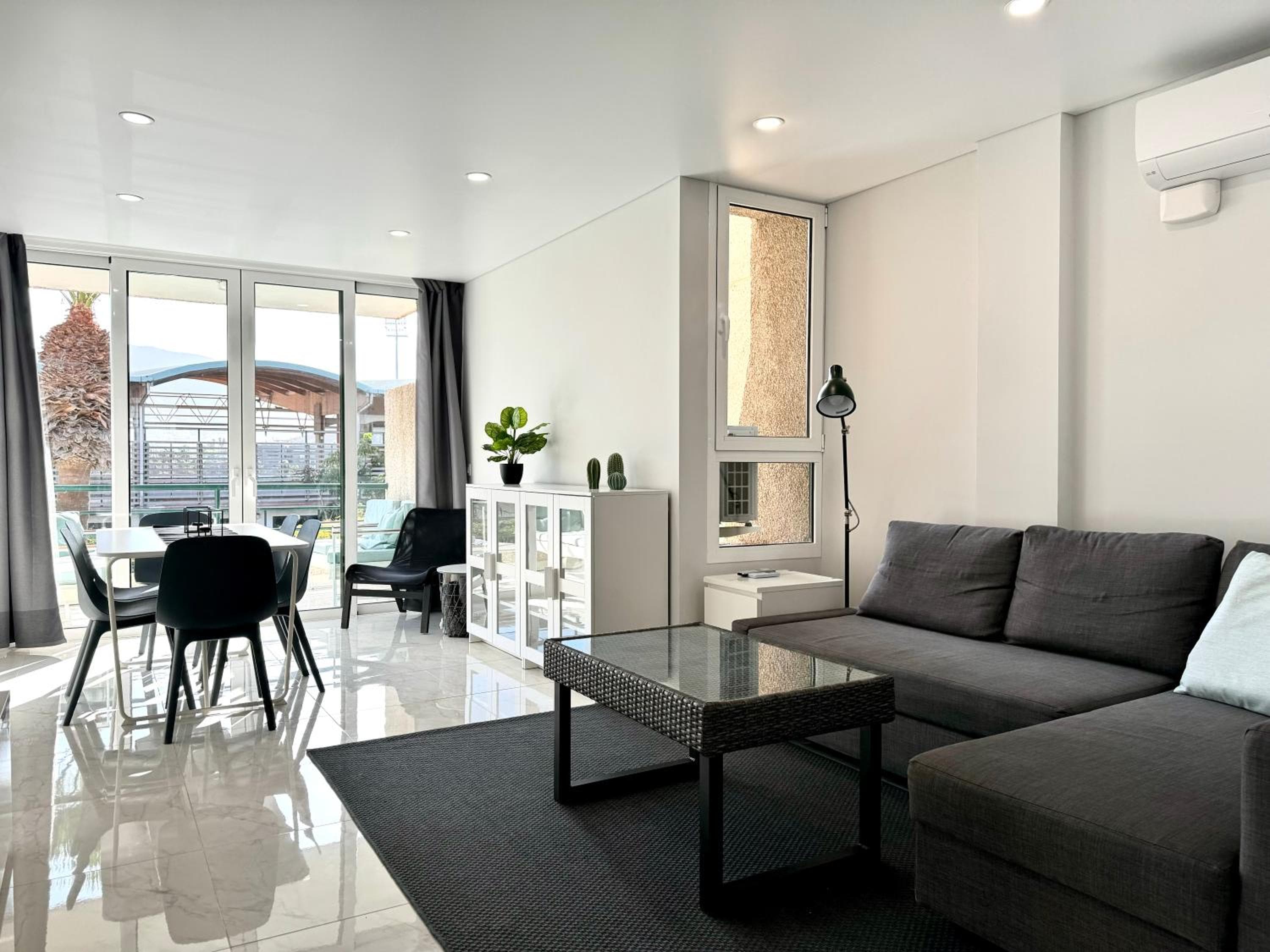 Las Viñas Apartment — 1