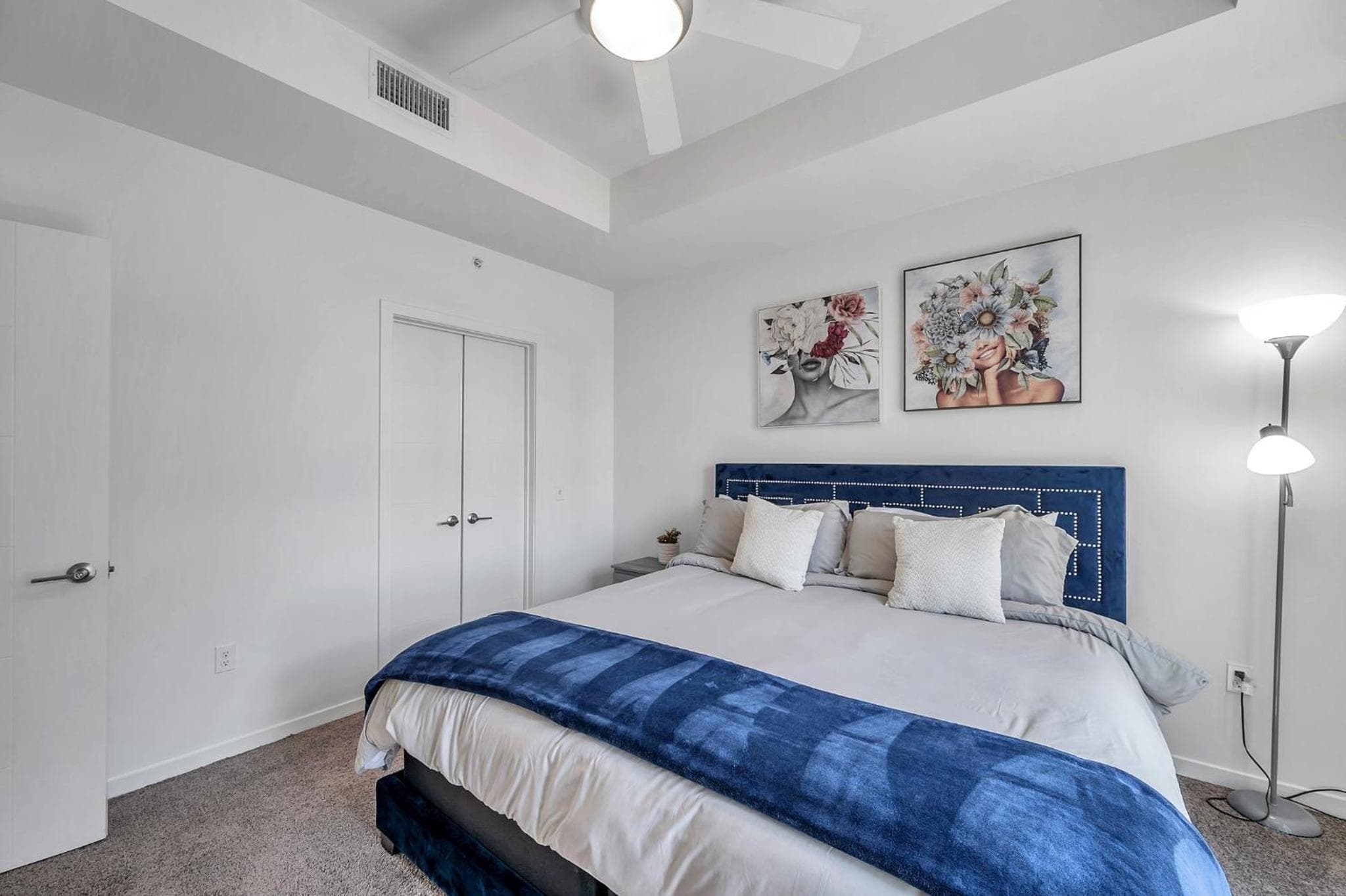 Luxury 1 BR with DEN Downtown Tampa Apt - City Views, Rooftop Pool, Workspace — 7