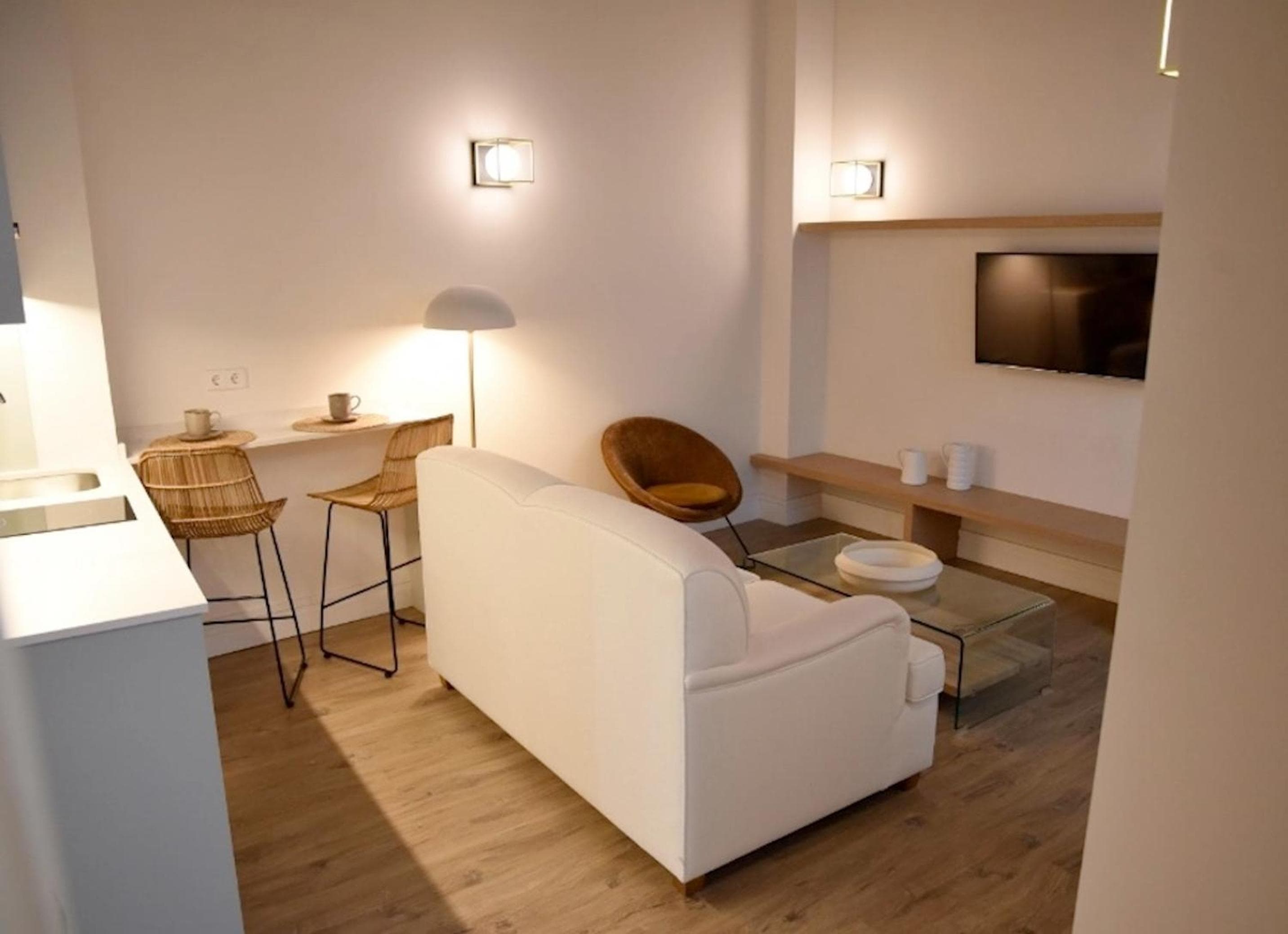 Honest Sevilla Hotel — 7