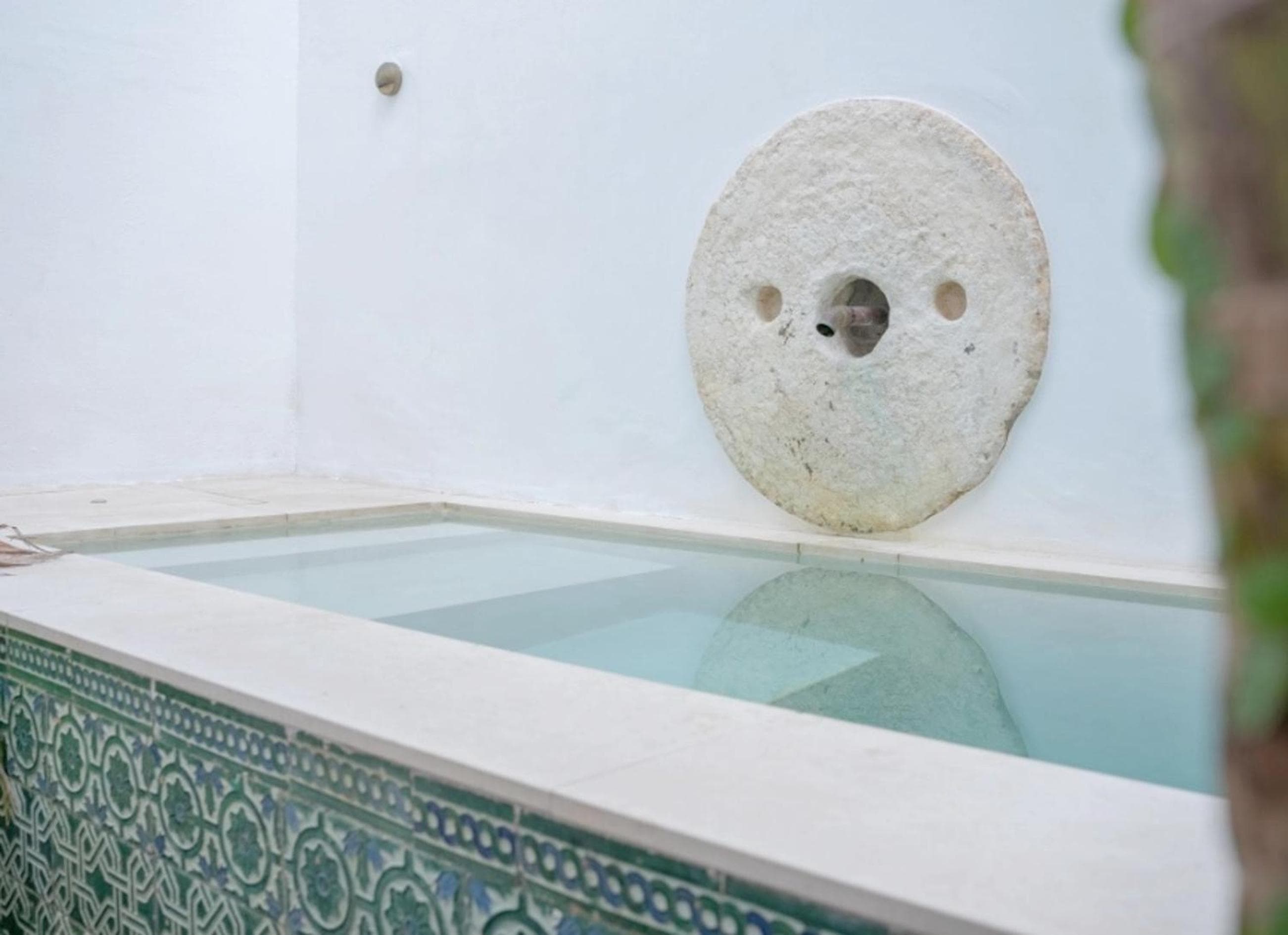 Honest Sevilla Hotel — 28