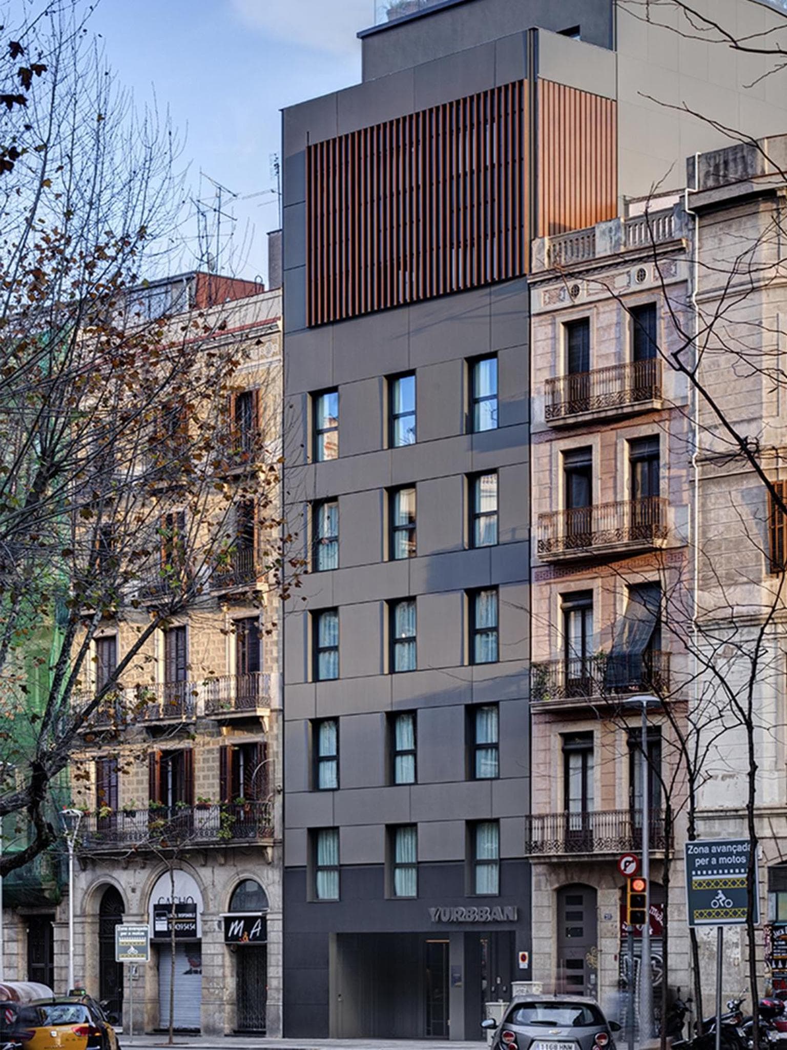 Yurban Trafalgar Hotel — 2