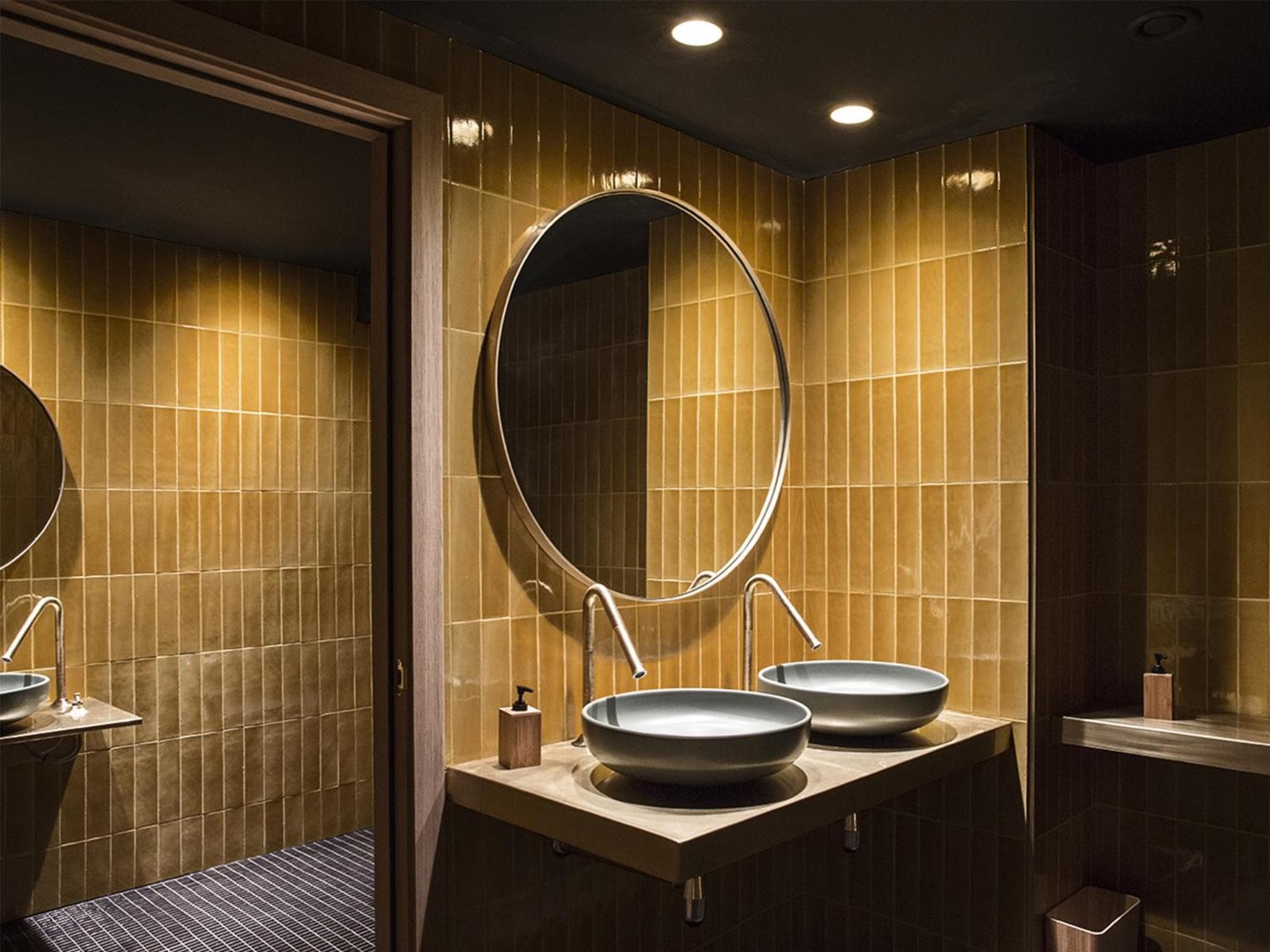 Yurban Trafalgar Hotel — 22