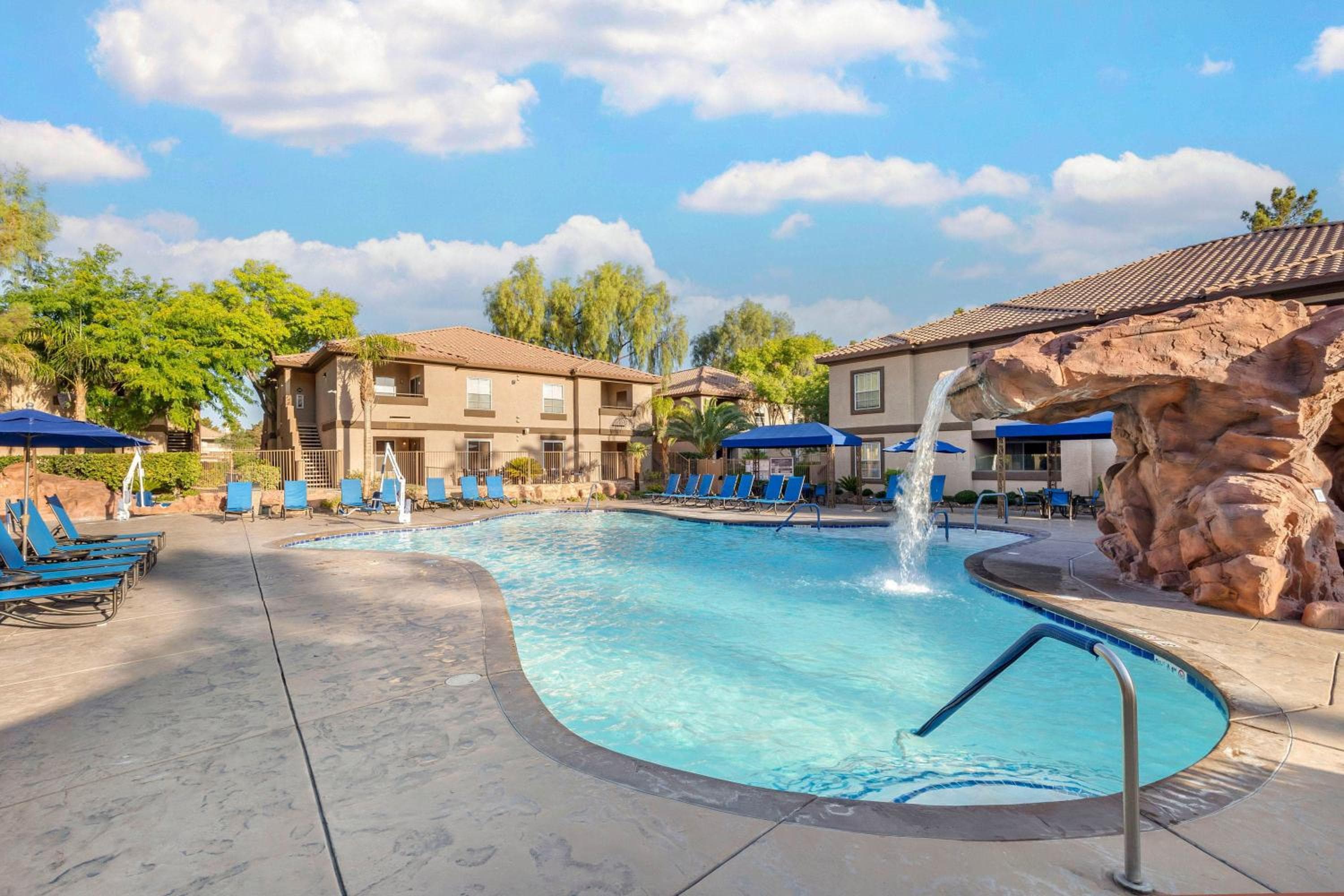 Hilton Vacation Club Desert Retreat Las Vegas — 11