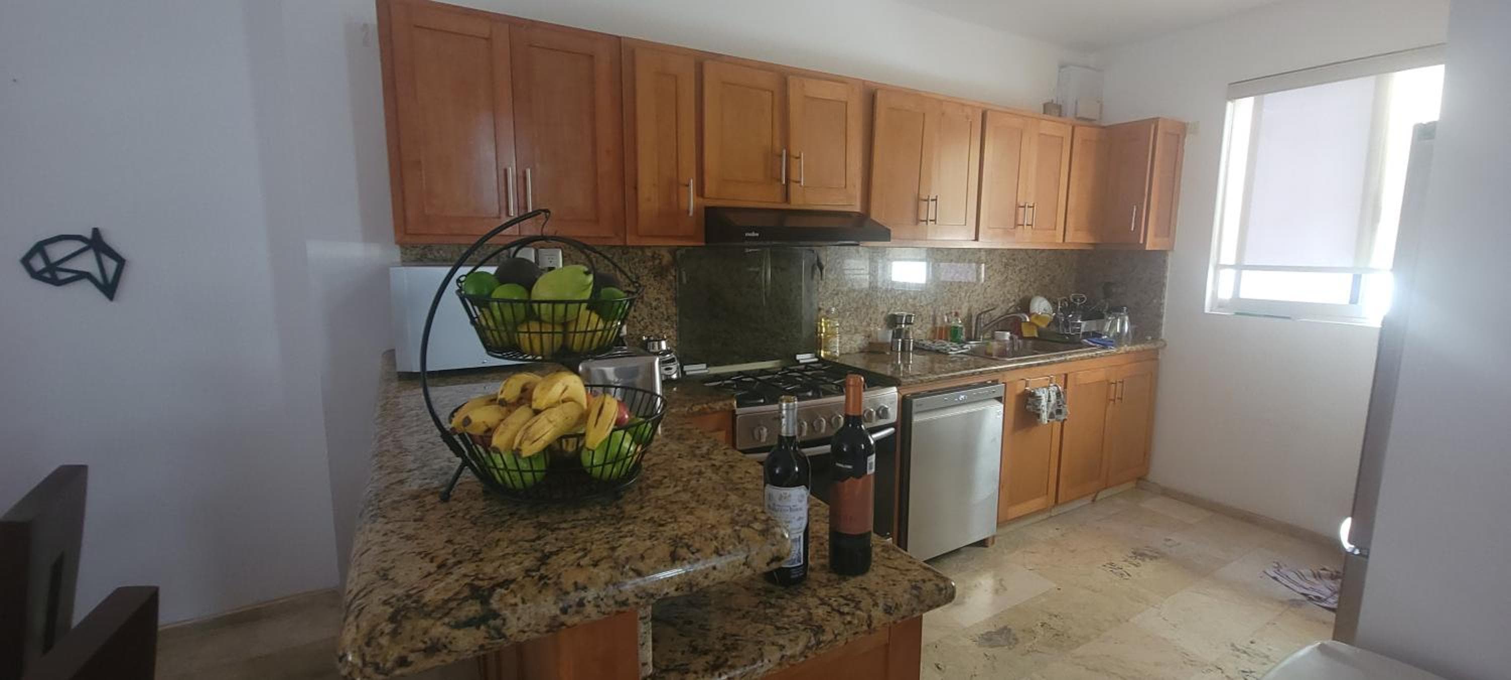 Sea view, king-size bed, wheelchair access — 25