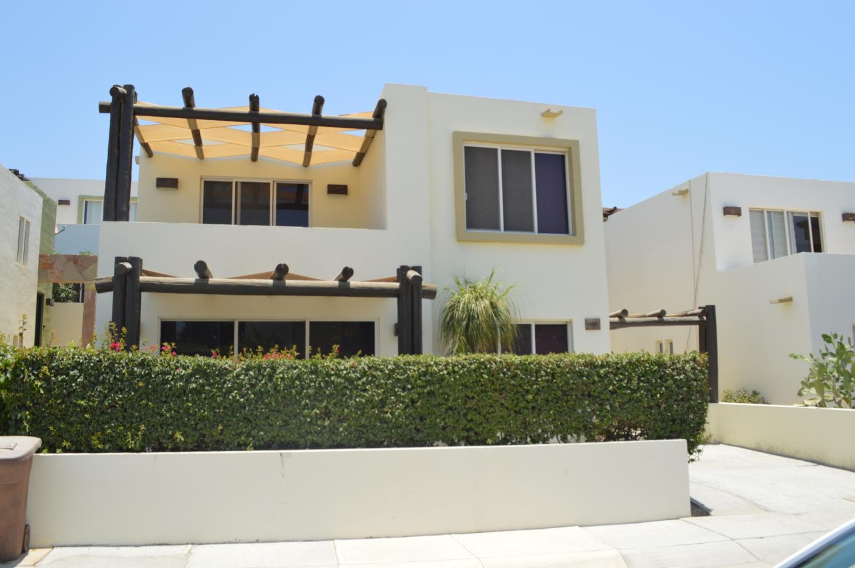 Sea view, king-size bed, wheelchair access — 1