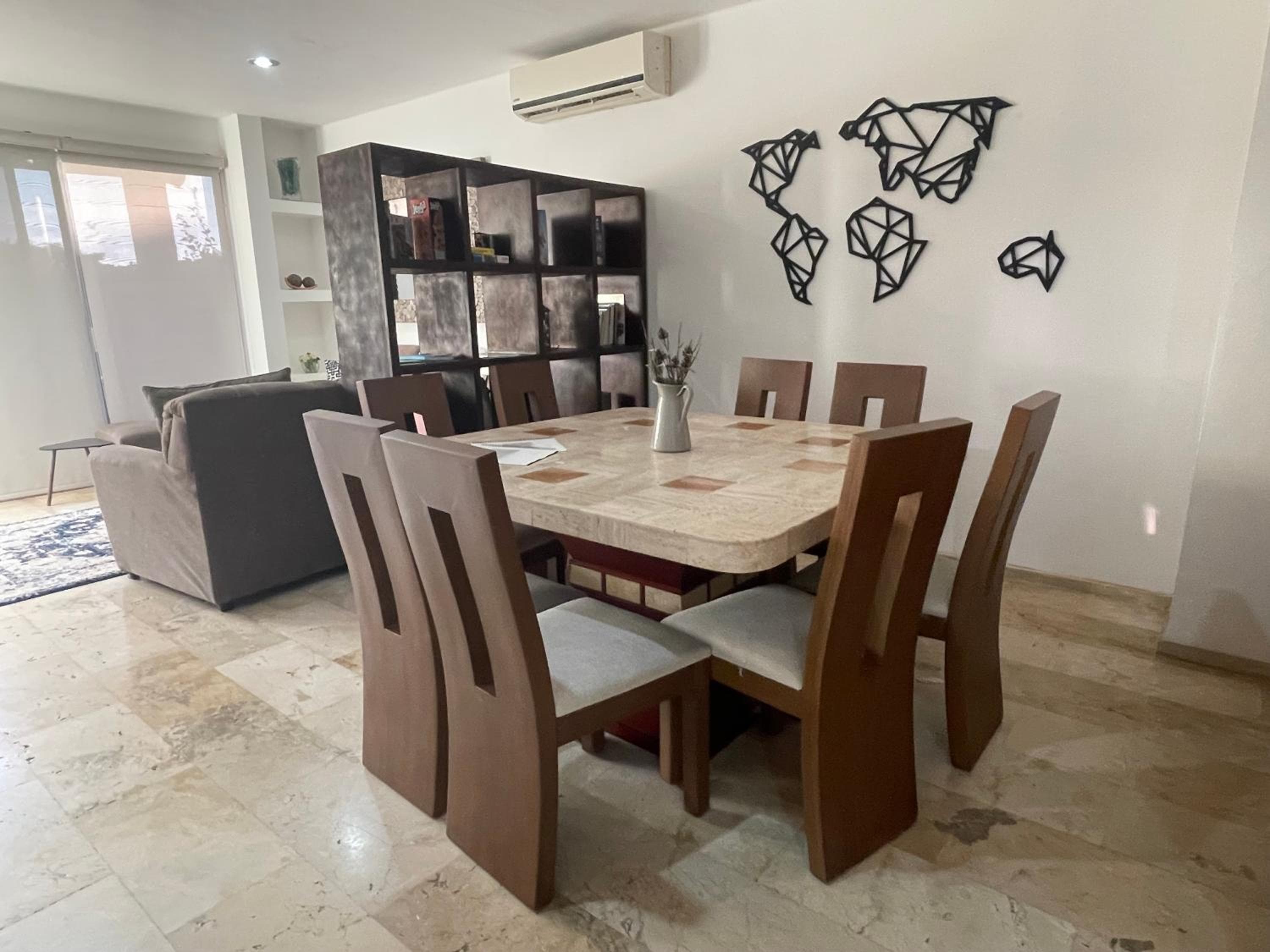 Sea view, king-size bed, wheelchair access — 12