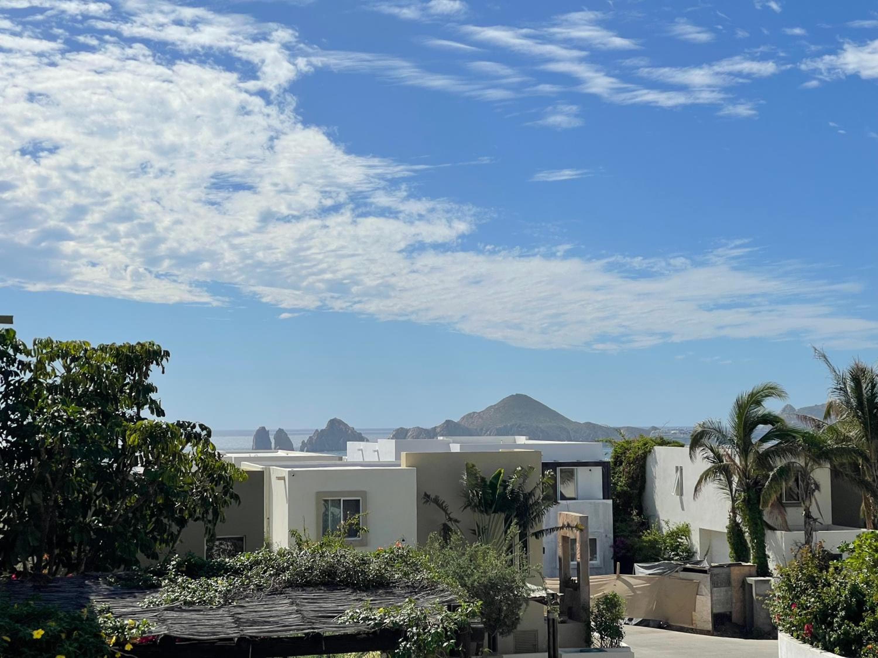 Sea view, king-size bed, wheelchair access — 20