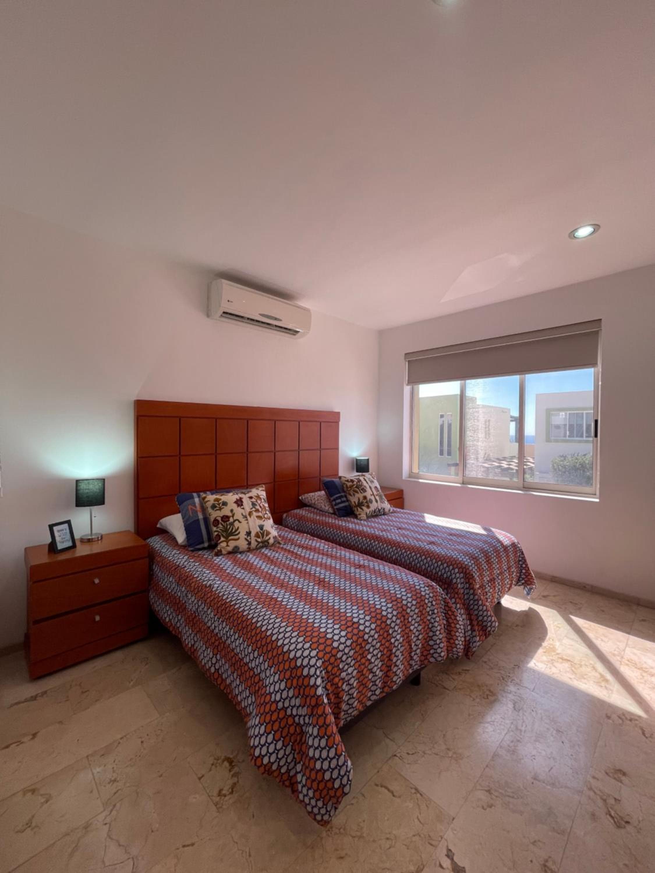 Sea view, king-size bed, wheelchair access — 20
