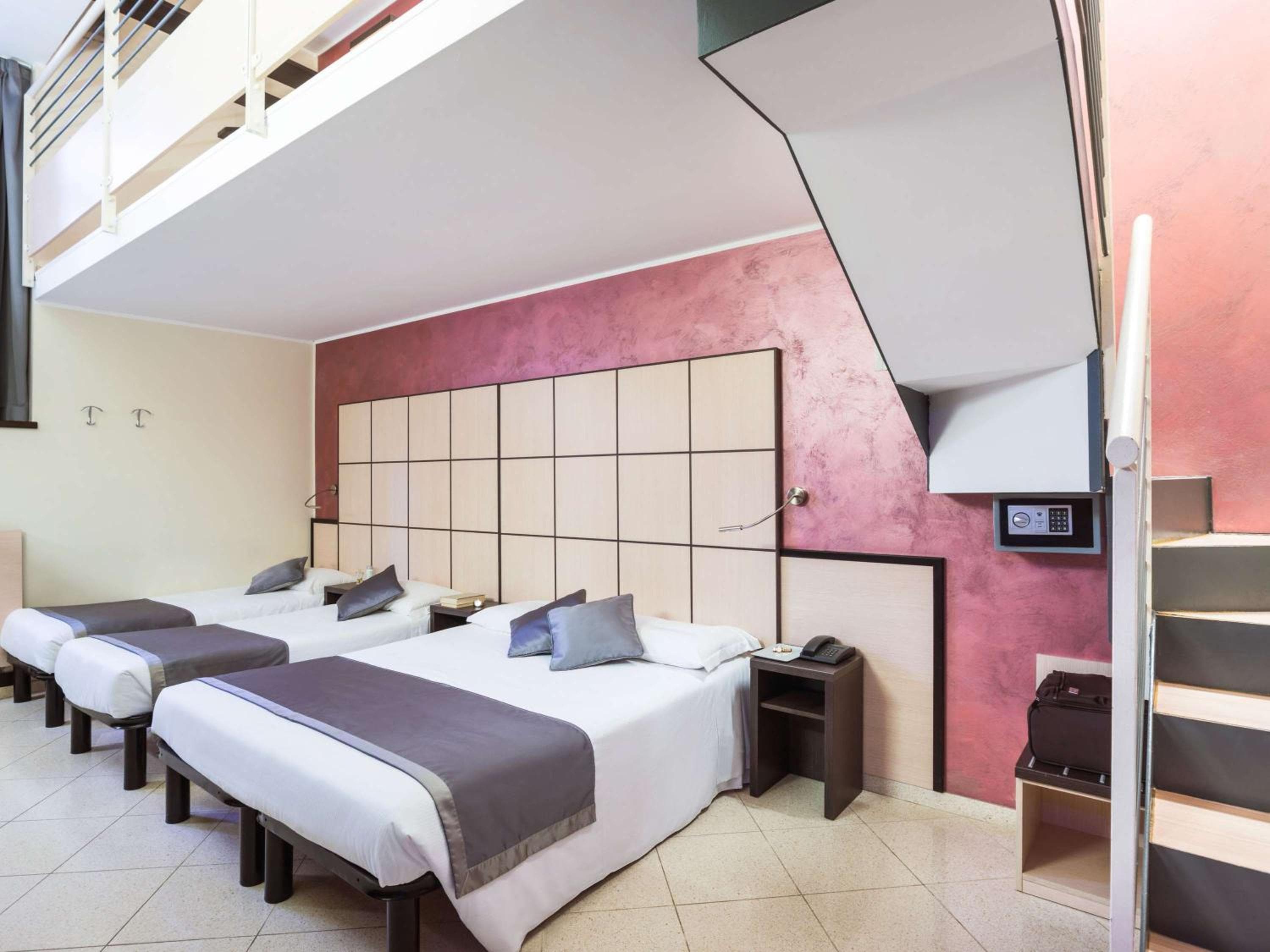 Ibis Styles Milán Centro — 12