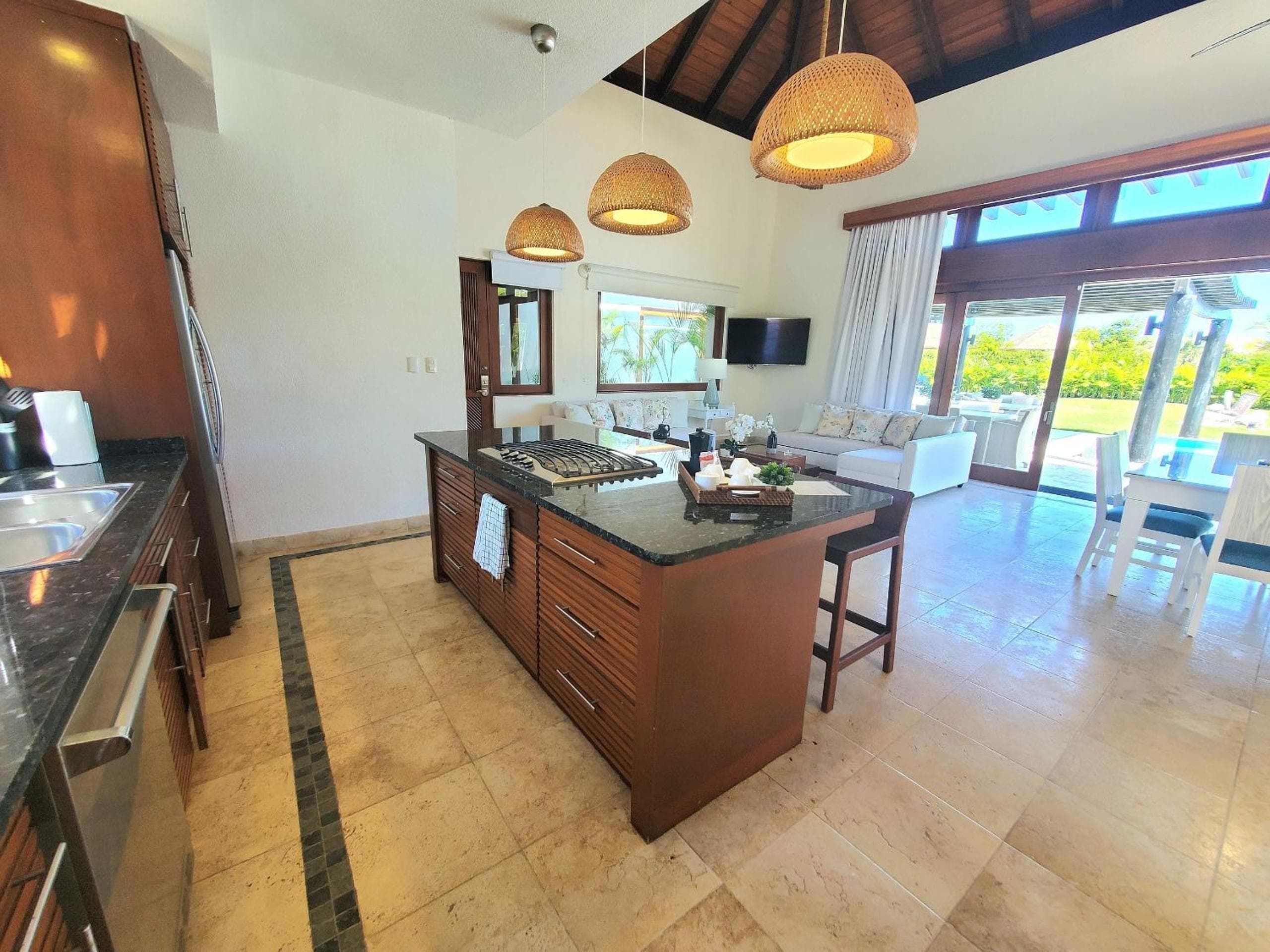 Spectacular Tropical 2 BDR Villa w/ private pool & BBQ — 7