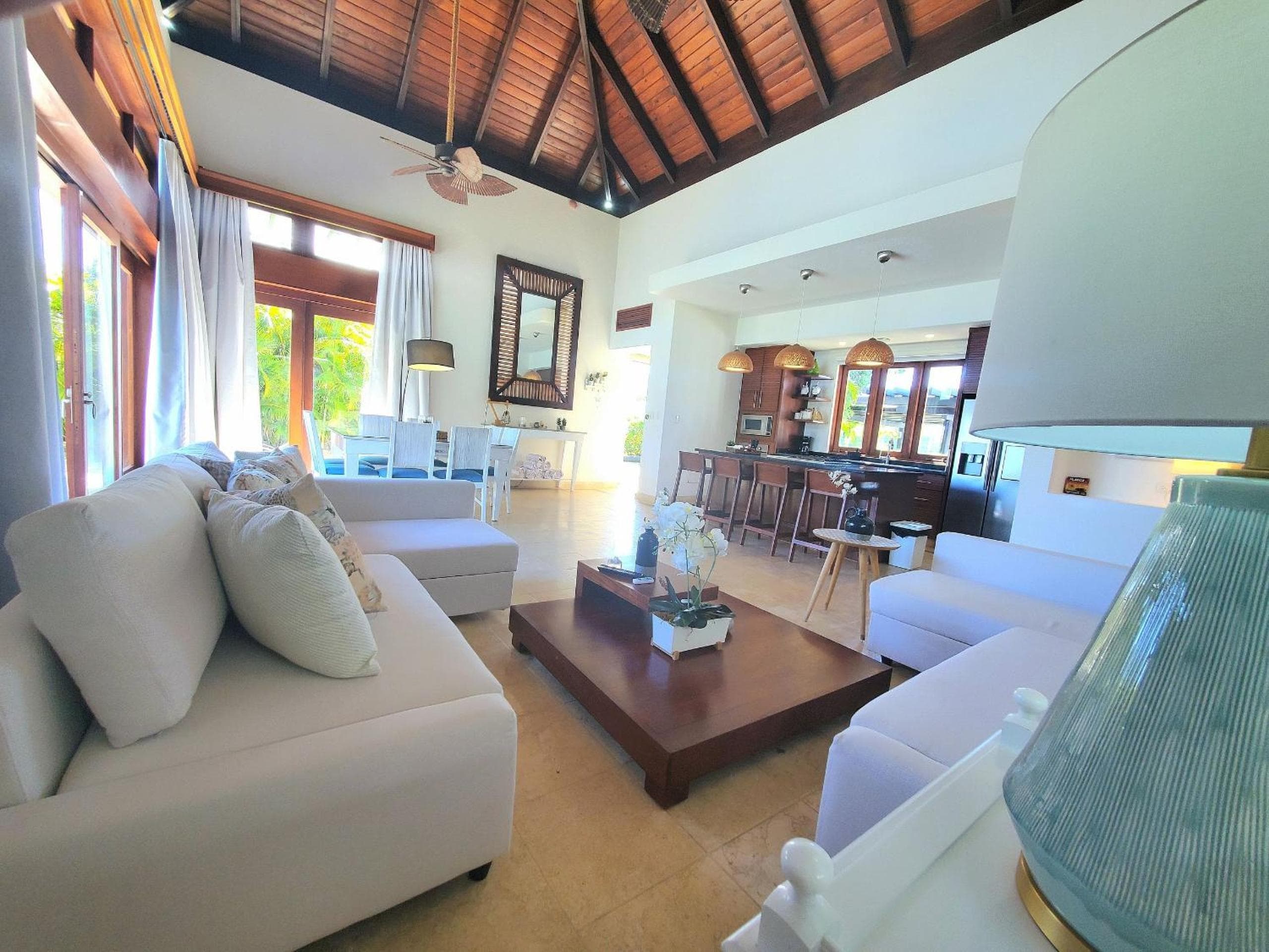 Spectacular Tropical 2 BDR Villa w/ private pool & BBQ — 12