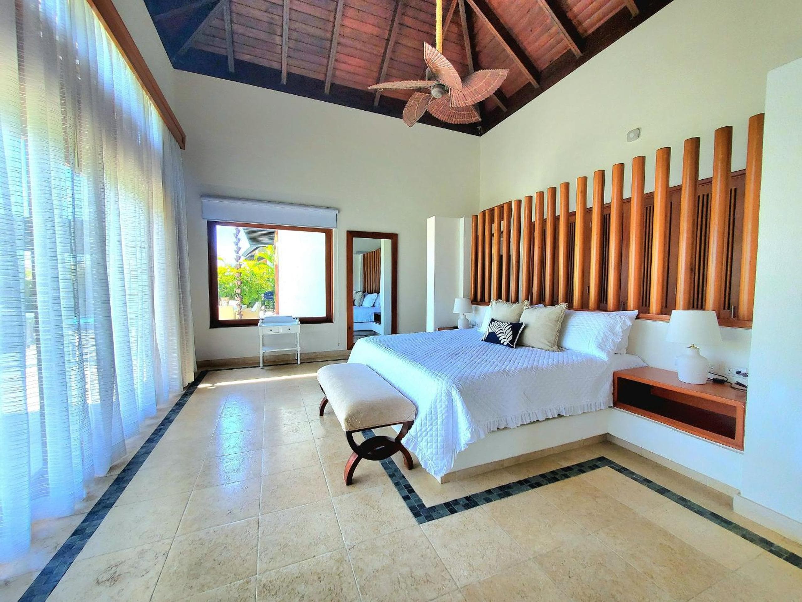 Spectacular Tropical 2 BDR Villa w/ private pool & BBQ — 22