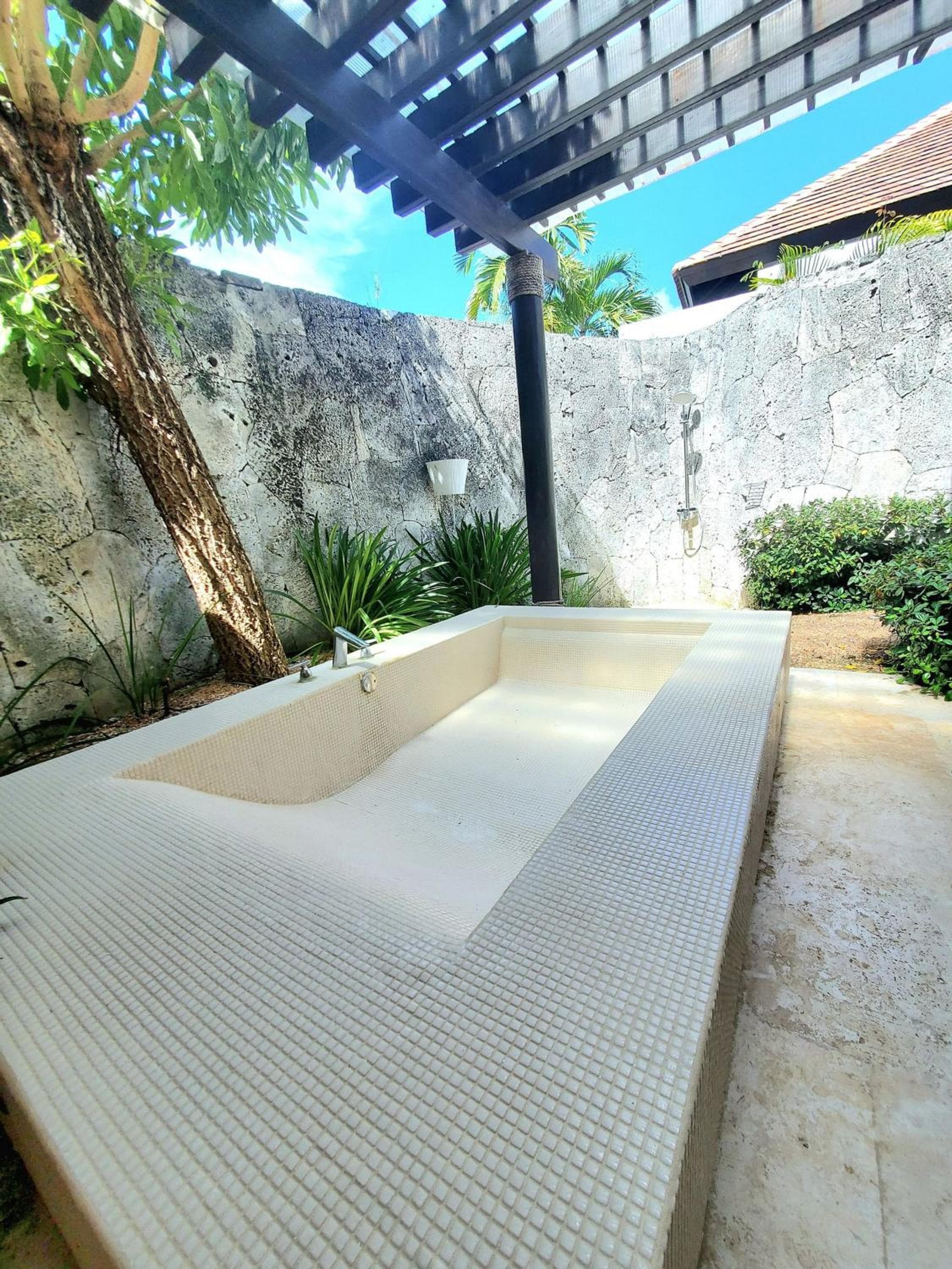 Spectacular Tropical 2 BDR Villa w/ private pool & BBQ — 25