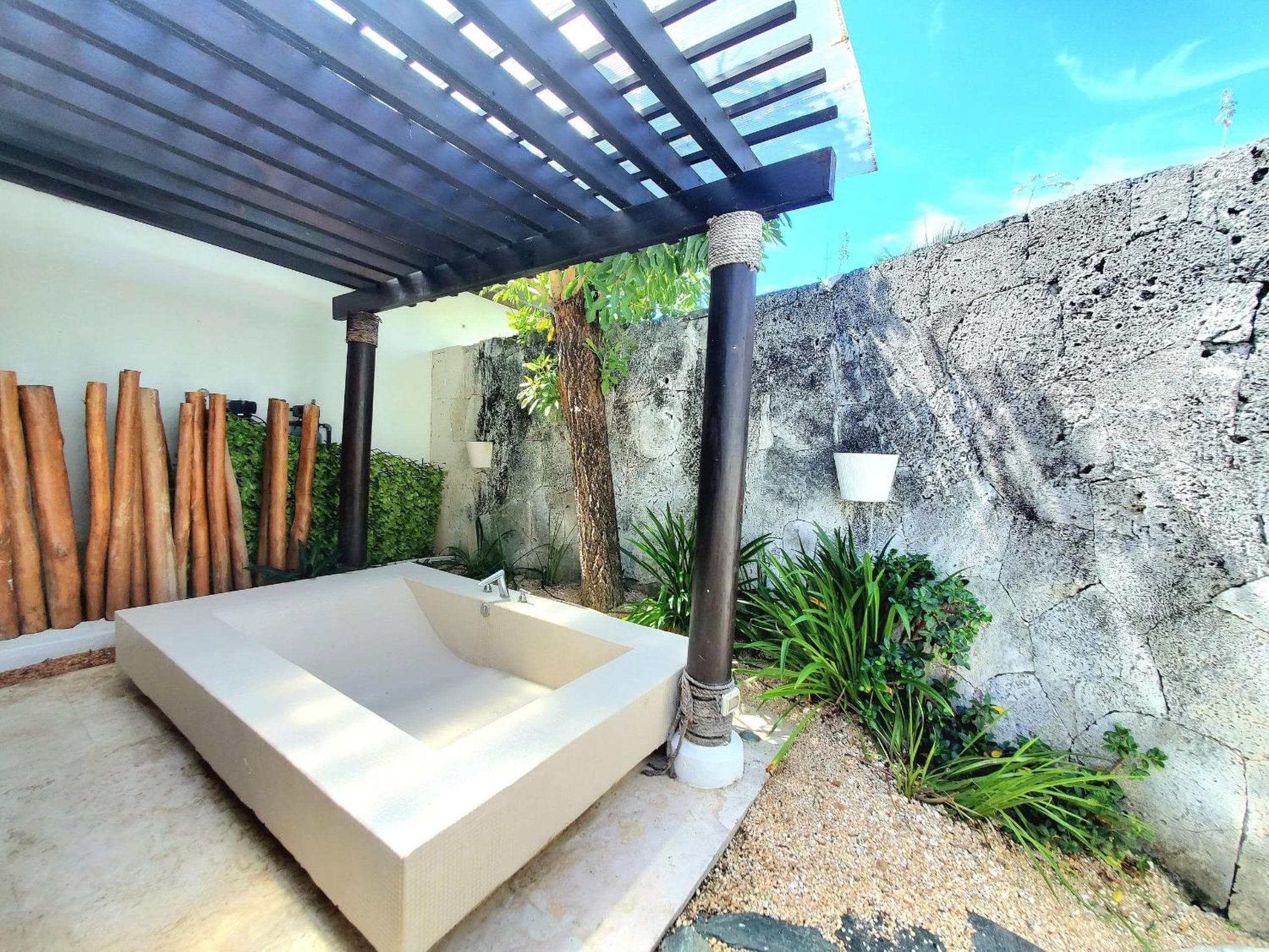 Spectacular Tropical 2 BDR Villa w/ private pool & BBQ — 27