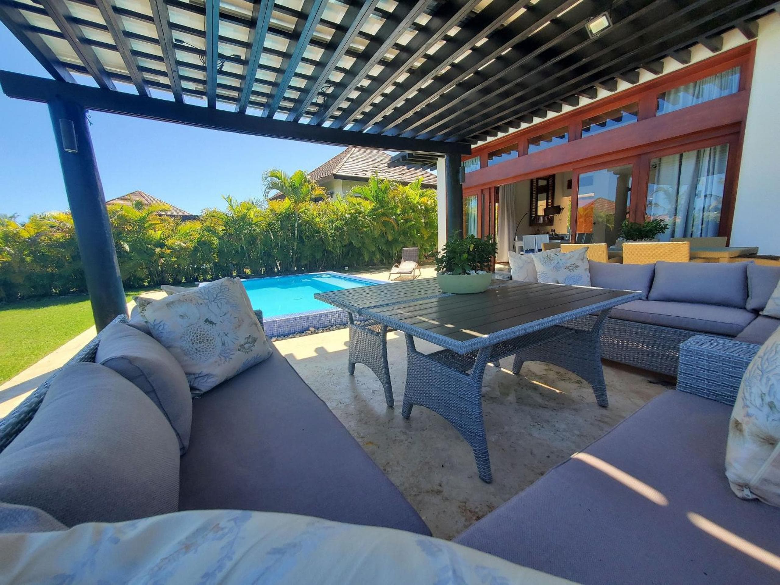 Spectacular Tropical 2 BDR Villa w/ private pool & BBQ — 7