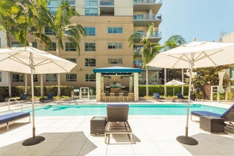 Luxurious Hollywood Dream — 1