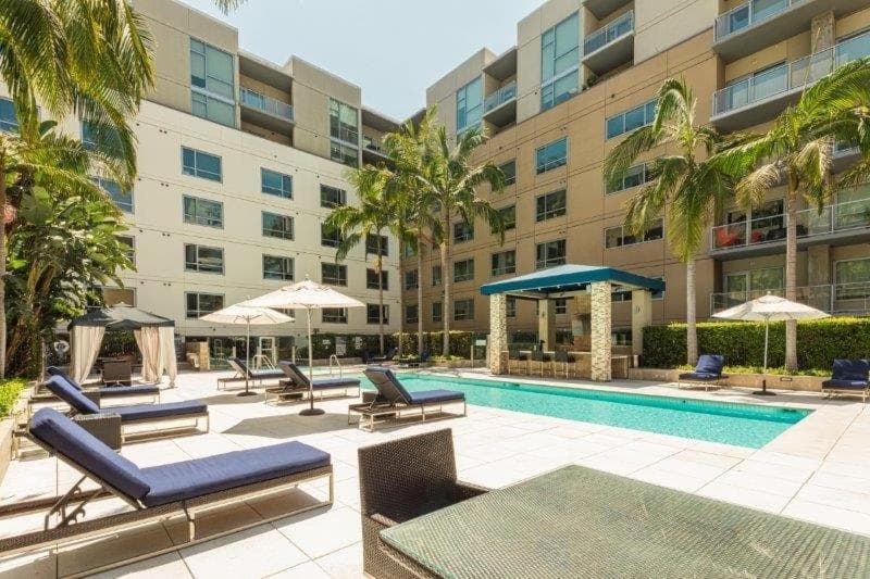 Luxurious Hollywood Dream — 4
