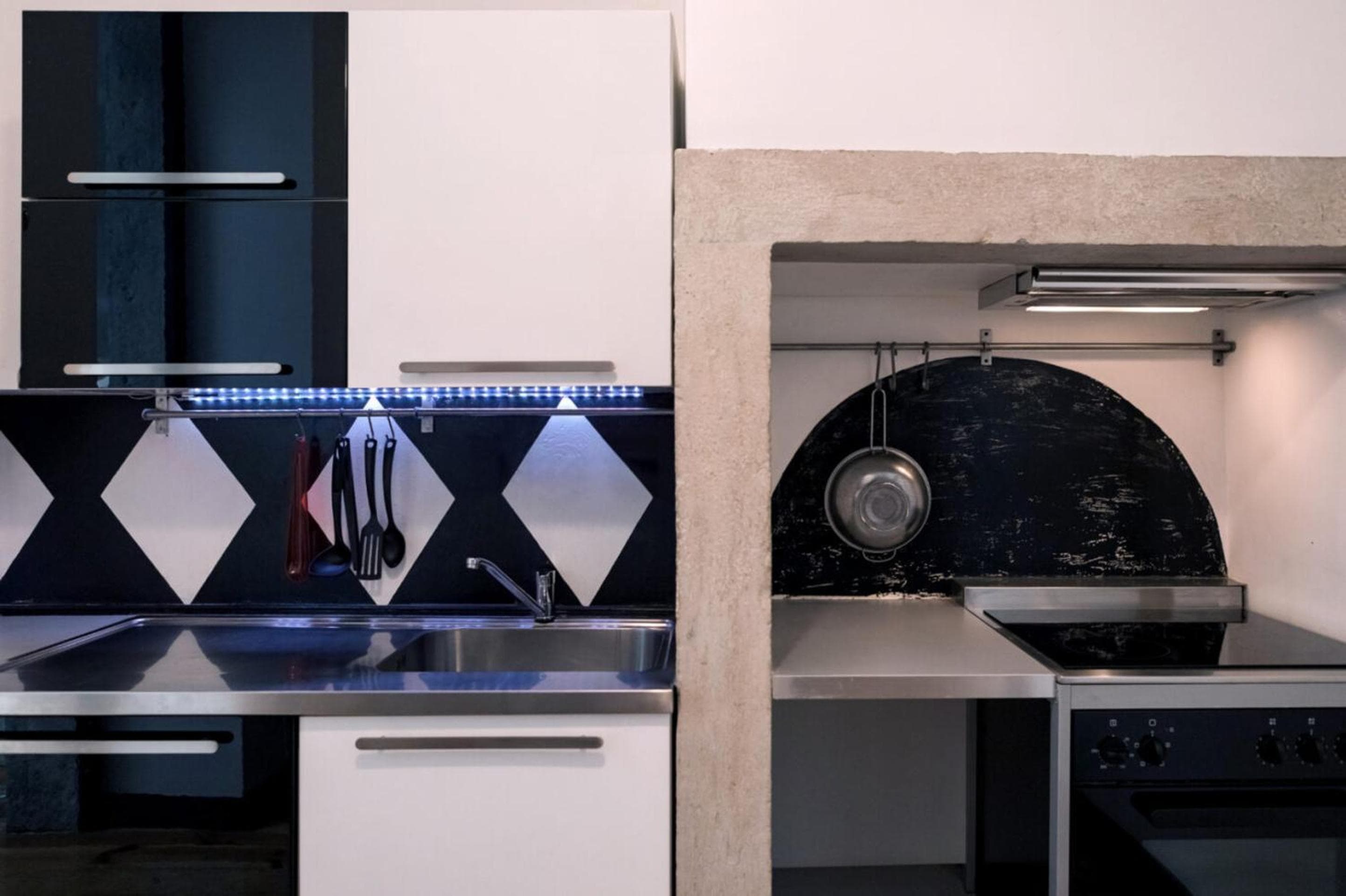 Lisbon Art Stay Hotel & Apartments — 9