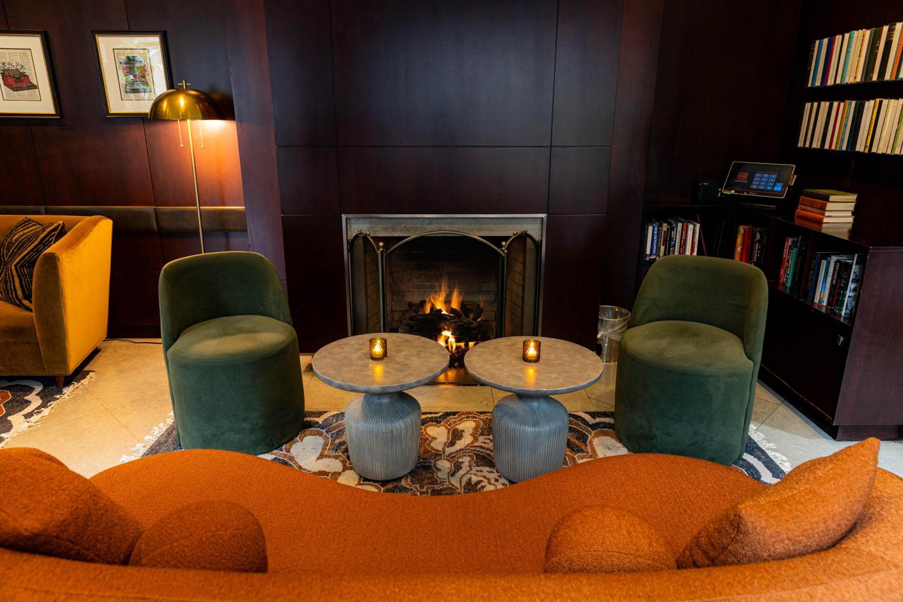 Biblioteca Hotel por Biblioteca Hotel Colección — 28