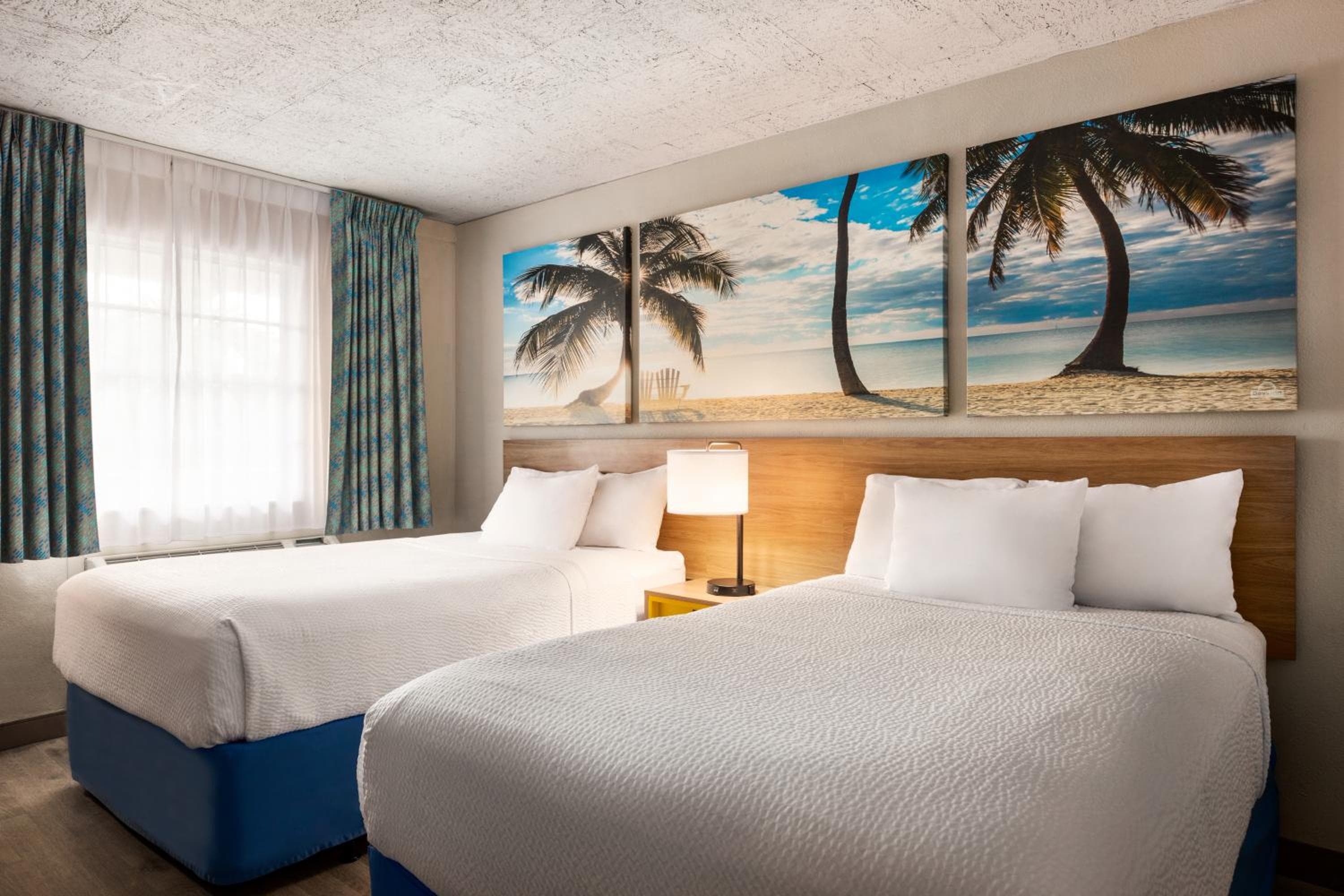 Days Inn by Wyndham Miami Airport North — 2