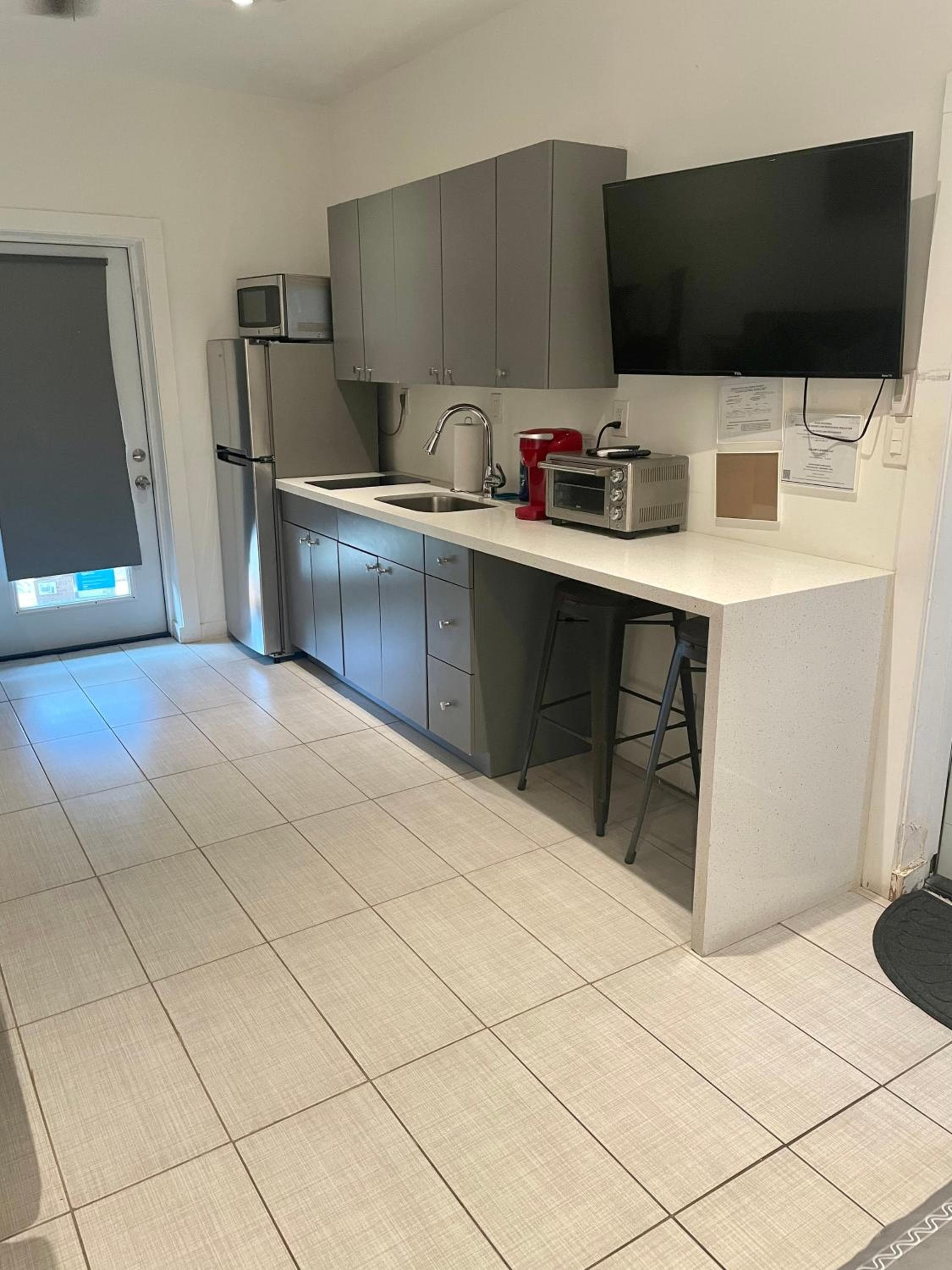 Modern Riverview Apartments — 27