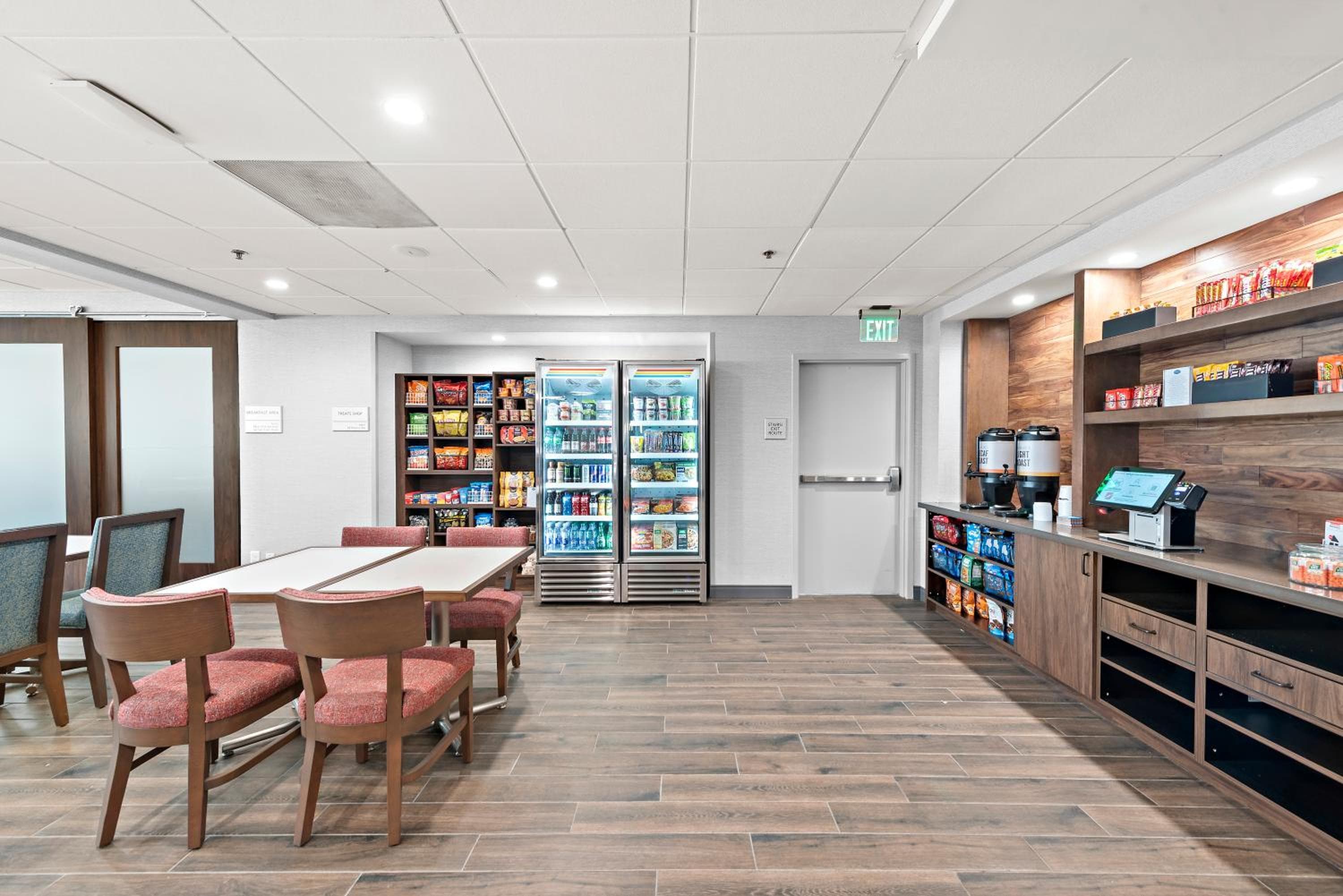 Hampton Inn by Hilton Los Angeles Airport LAX — 8