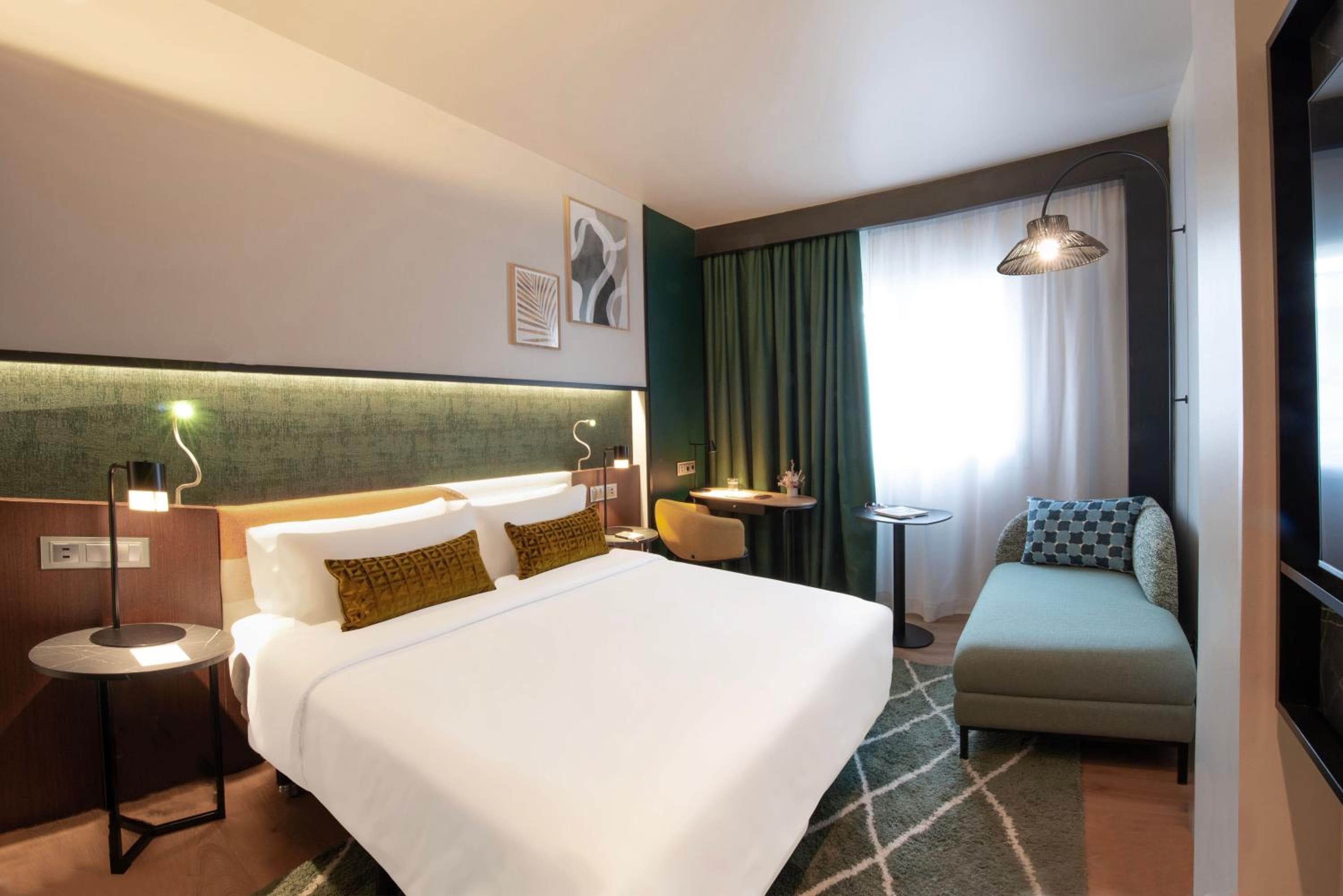 Crowne Plaza Madrid - Centre Retiro by IHG — 4
