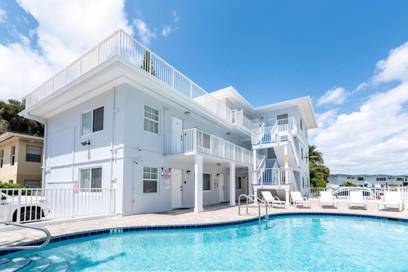 Bayshore Breeze Free Parking 9 — 21