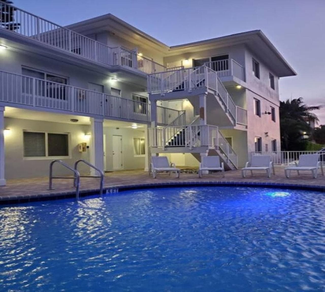 Bayshore Breeze Free Parking 9 — 9