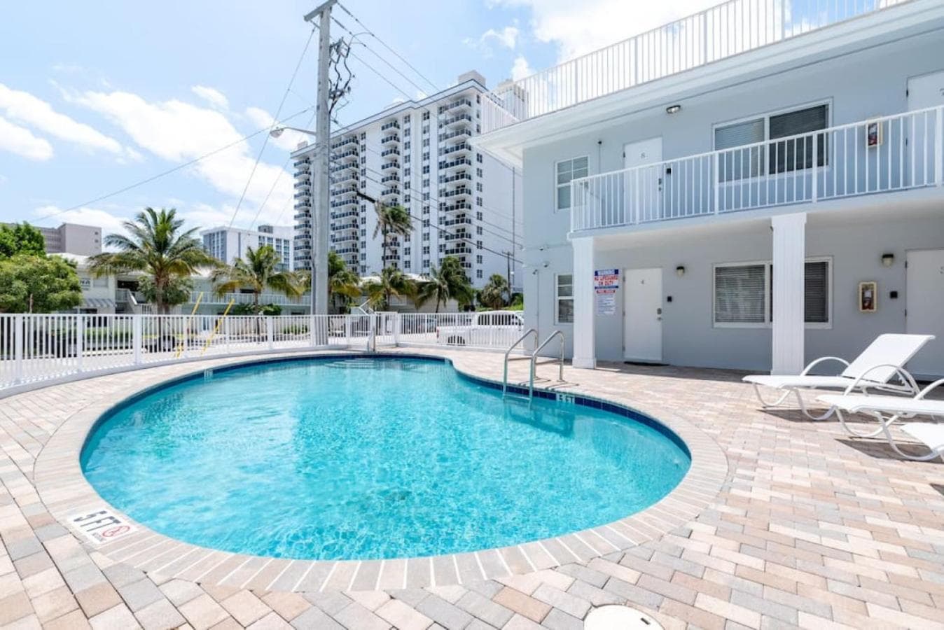 Bayshore Breeze Free Parking 9 — 8